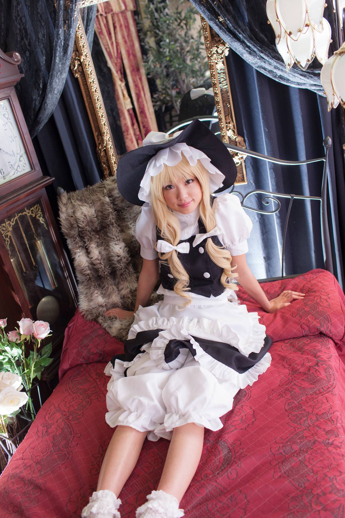 [Cosplay]  Beautiful Marisa Kirisame from Touhou Project