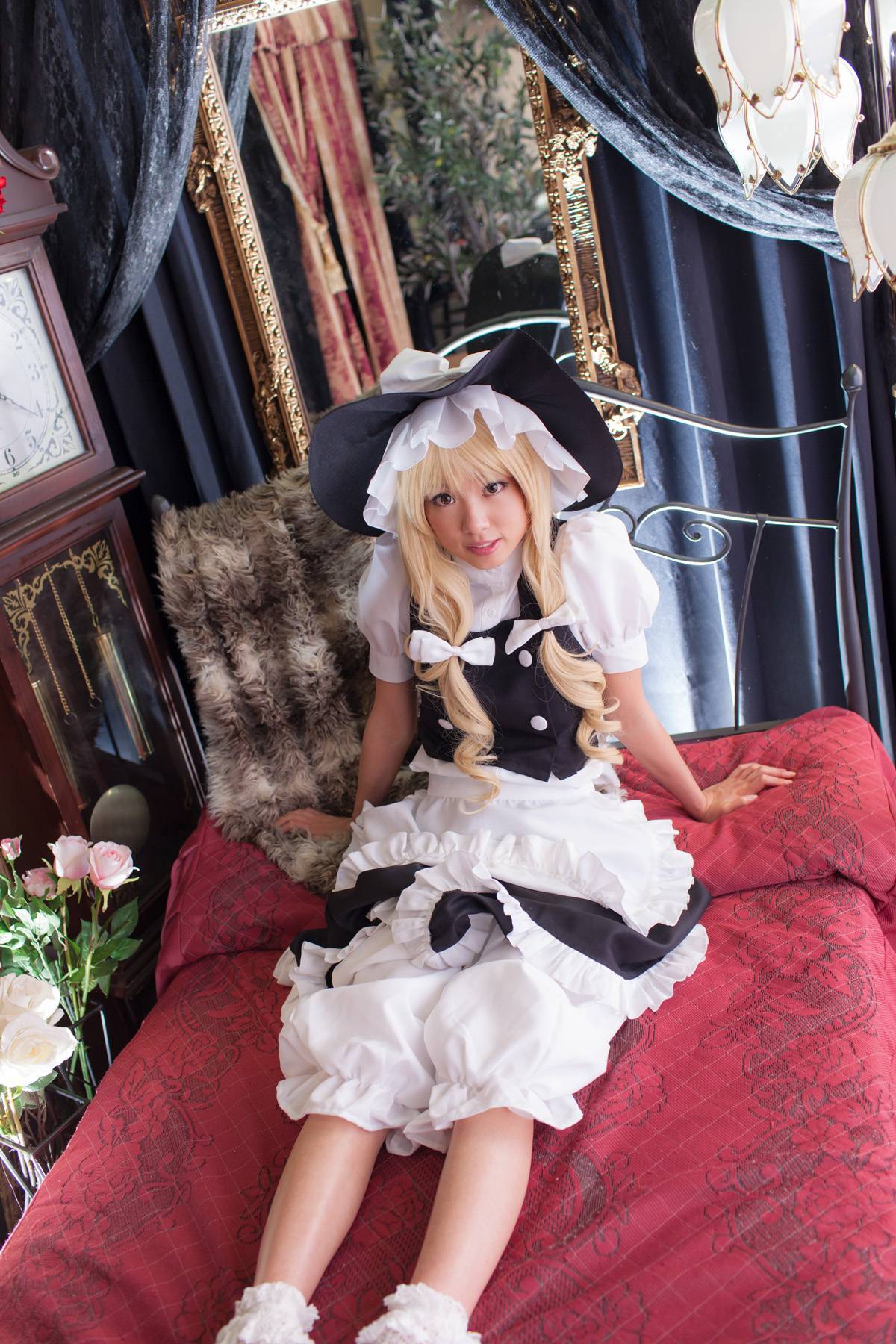[Cosplay]  Beautiful Marisa Kirisame from Touhou Project