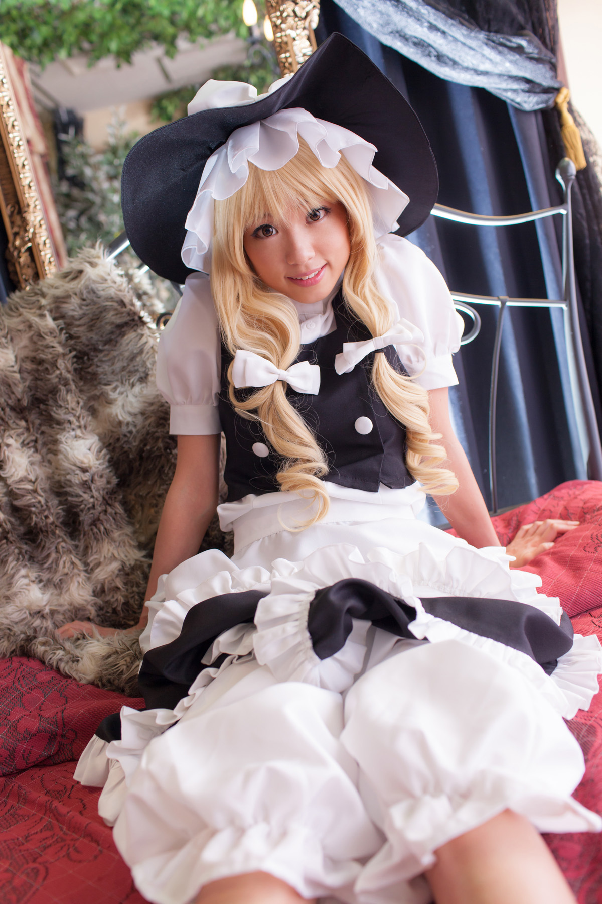 [Cosplay]  Beautiful Marisa Kirisame from Touhou Project