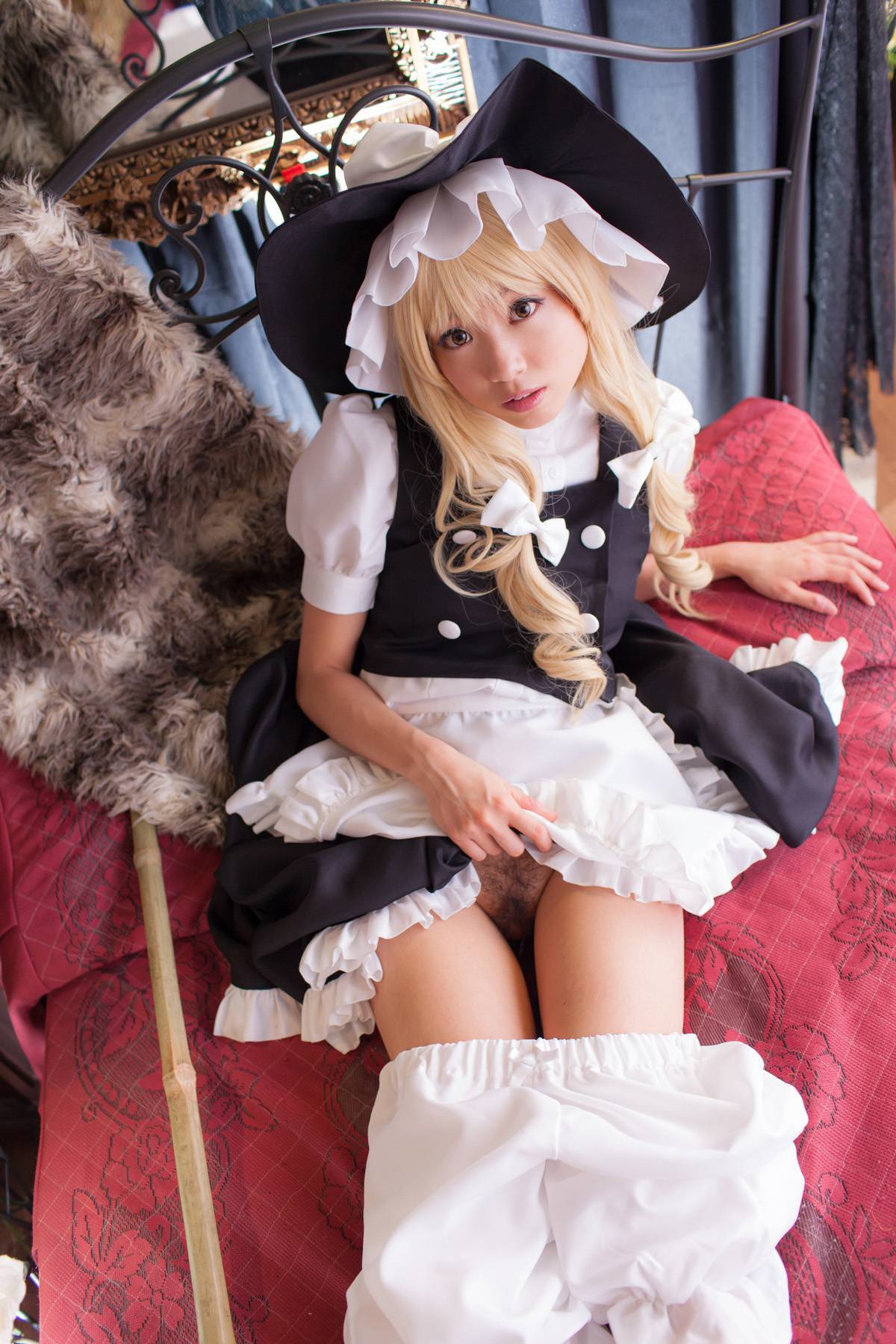 [Cosplay]  Beautiful Marisa Kirisame from Touhou Project