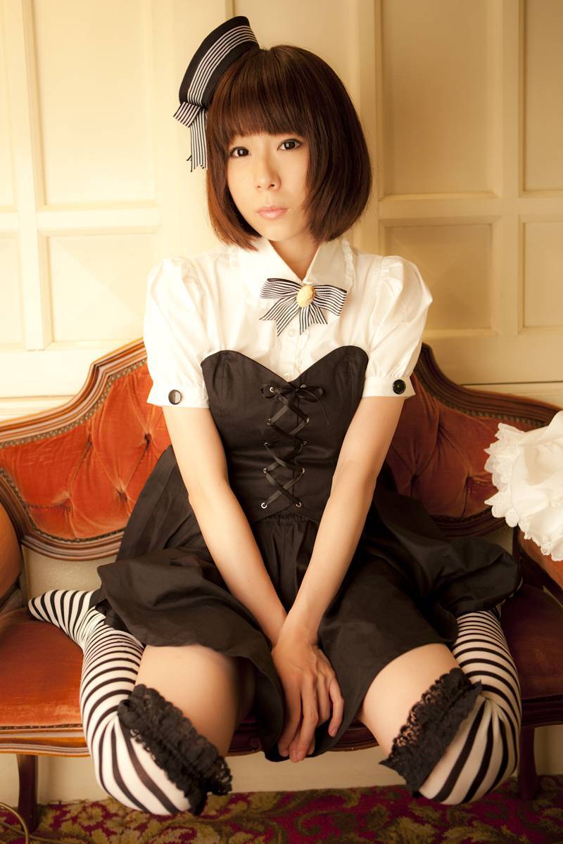 [Cosplay]  Sexy Maid with perfect ass and sexy lingerie