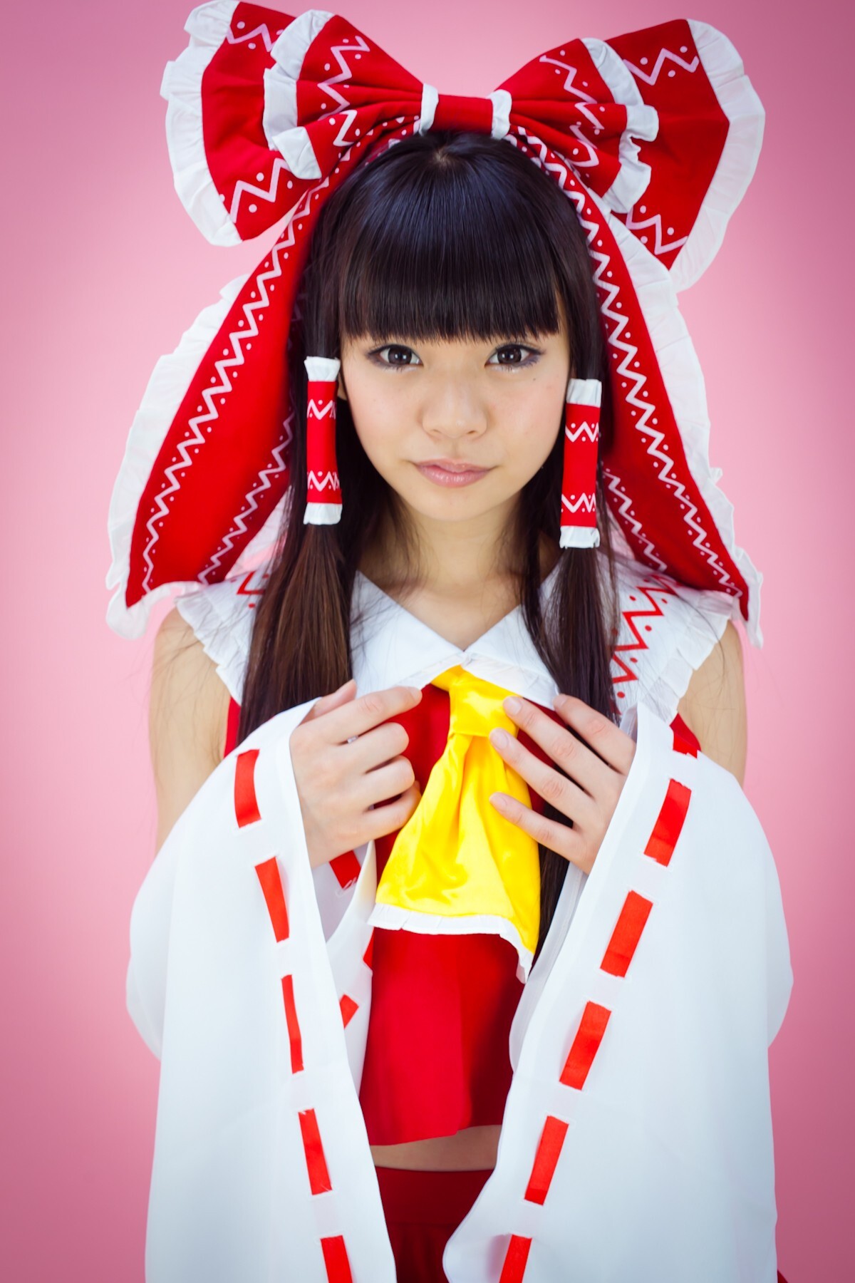 [Cosplay] Touhou Project - Reimu Hakurei with naughty face and great ass and tits