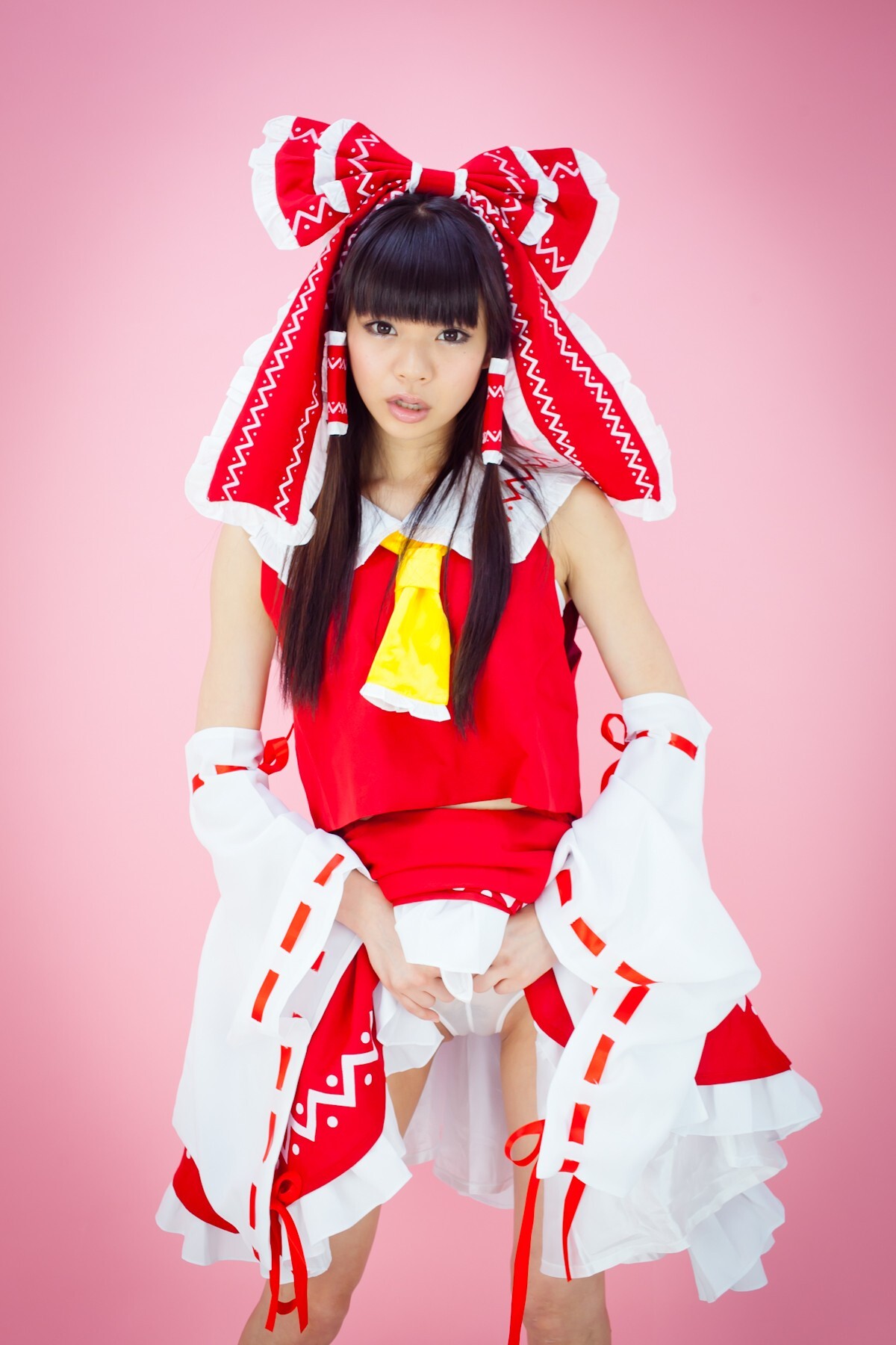 [Cosplay] Touhou Project - Reimu Hakurei with naughty face and great ass and tits