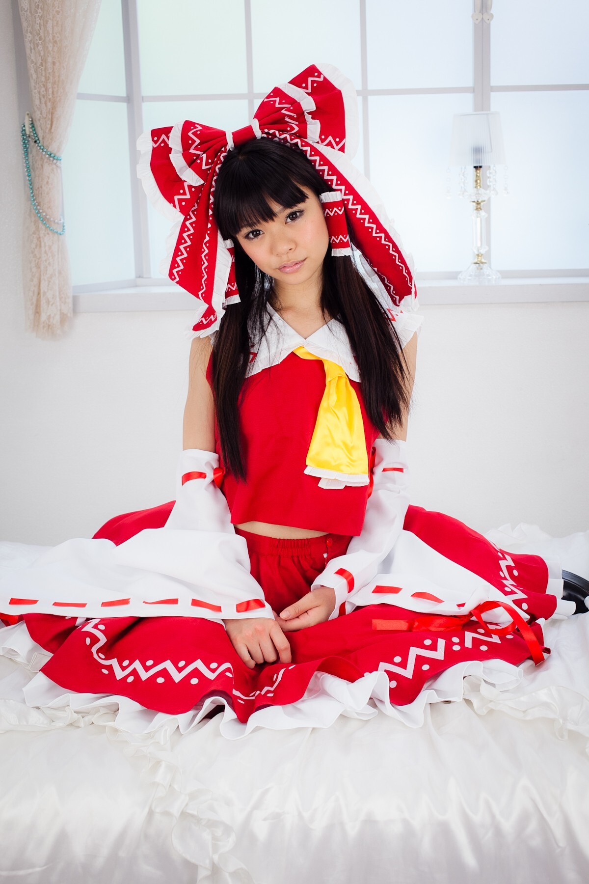 [Cosplay] Touhou Project - Reimu Hakurei with naughty face and great ass and tits