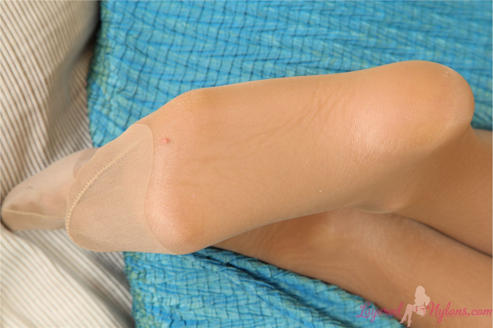 欧美丝袜美女图片[Layered-Nylons]Debra K