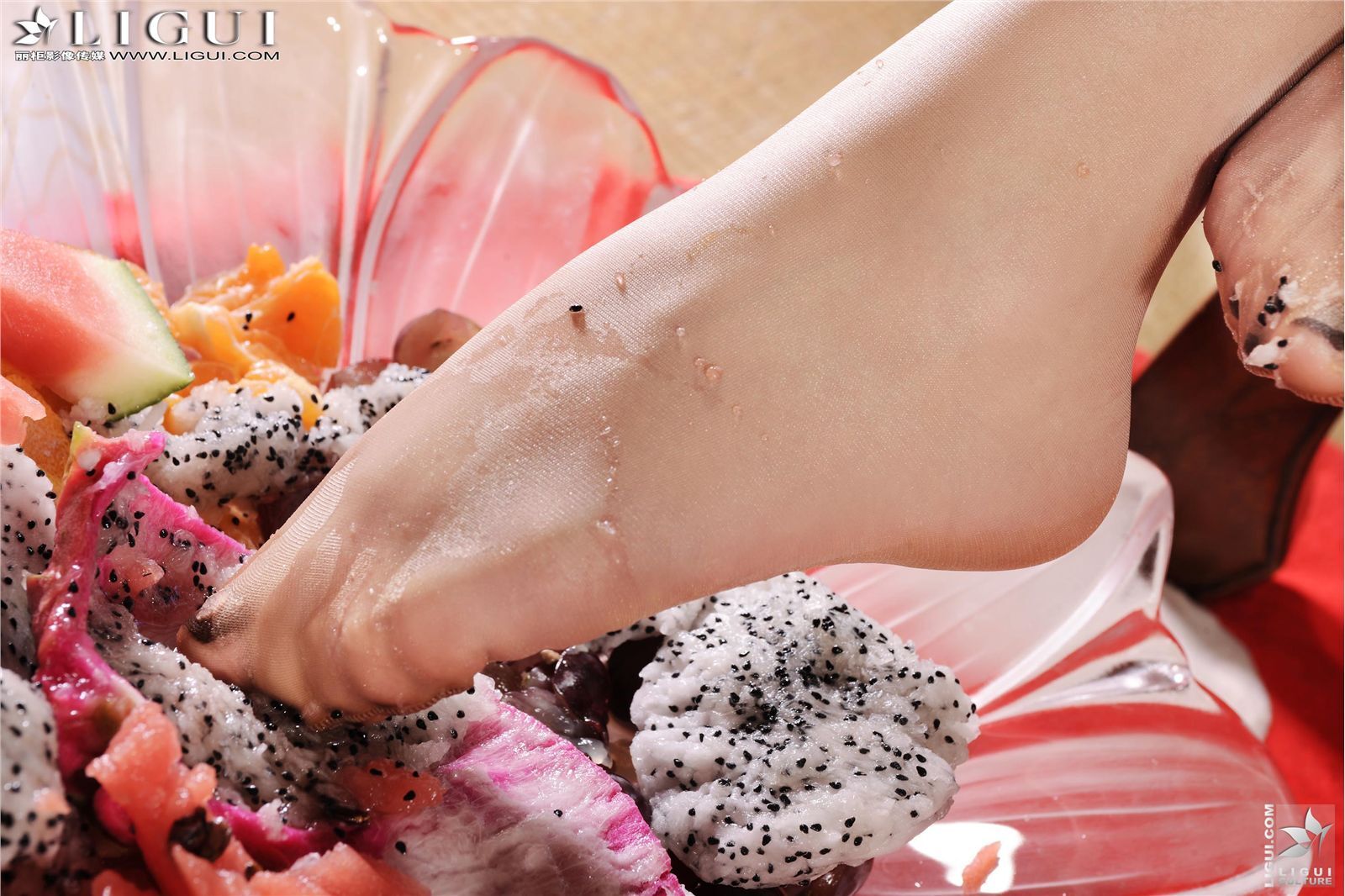 [丽柜] 2013.05.03 紧缚魅影 MODEL 英子