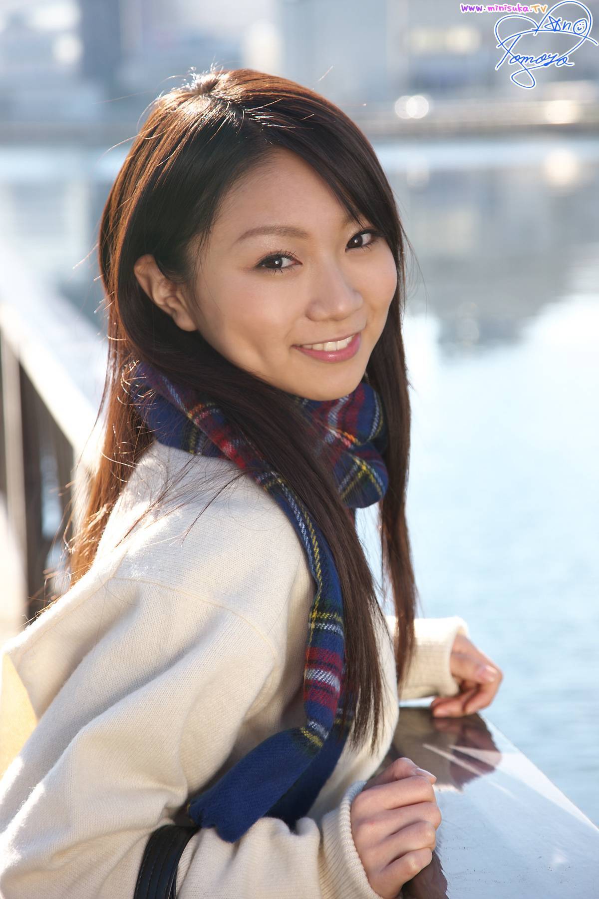 现役女子高生 Tomoyo Hoshino ほしの智世 (1) [Minisuka.tv]