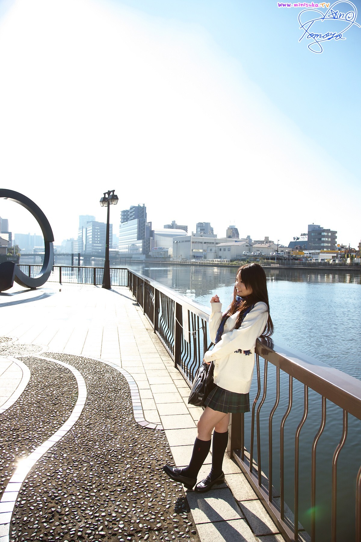 现役女子高生 Tomoyo Hoshino ほしの智世 (1) [Minisuka.tv]