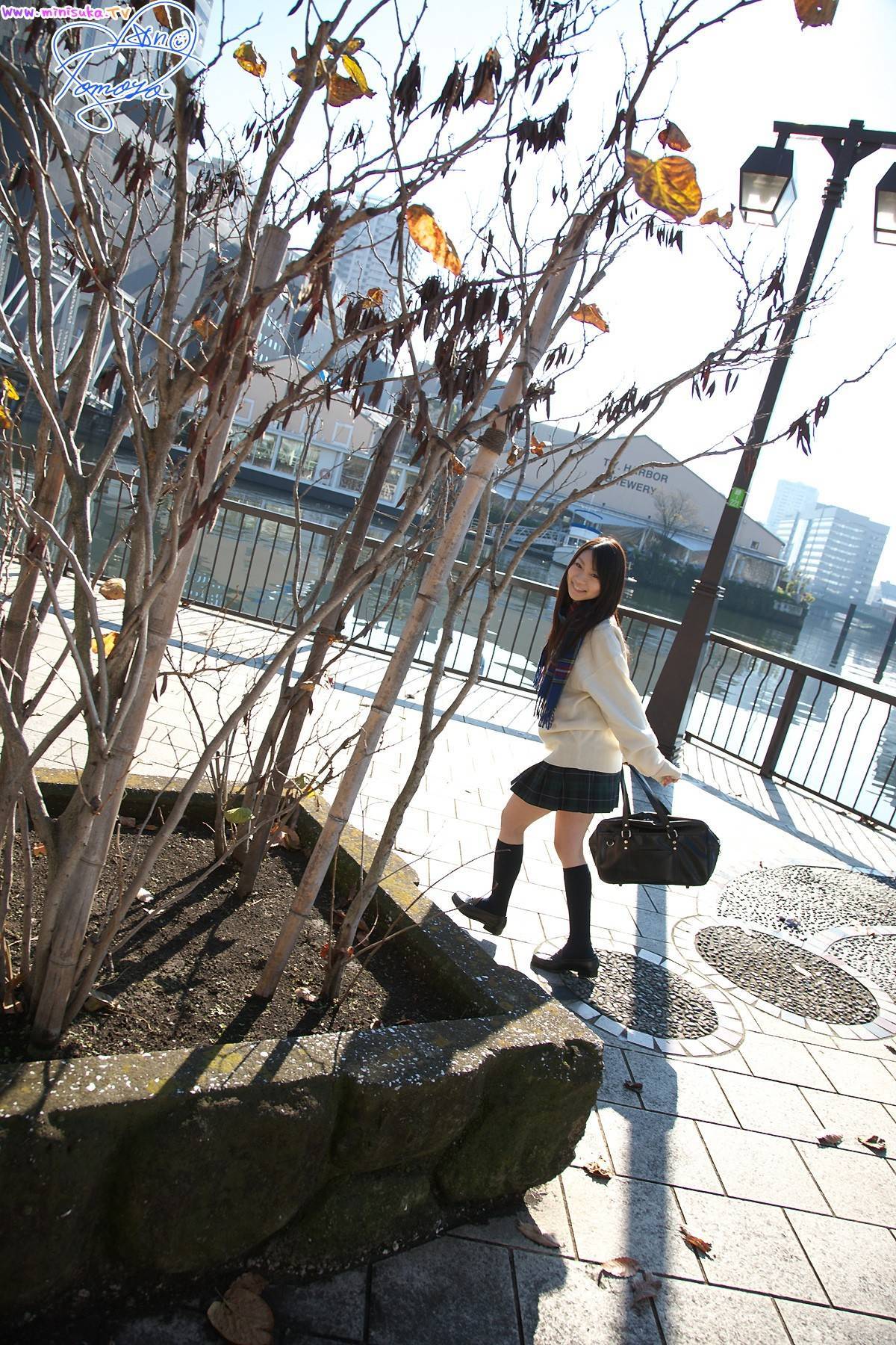 现役女子高生 Tomoyo Hoshino ほしの智世 (1) [Minisuka.tv]