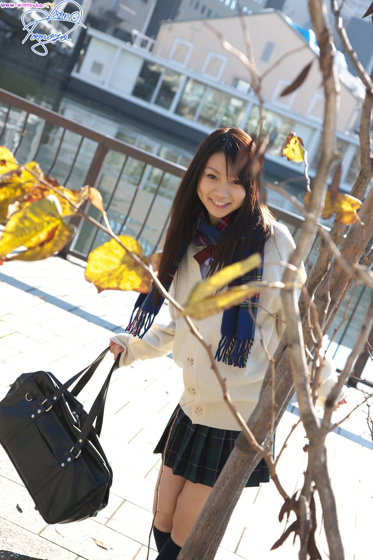 现役女子高生 Tomoyo Hoshino ほしの智世 (1) [Minisuka.tv]