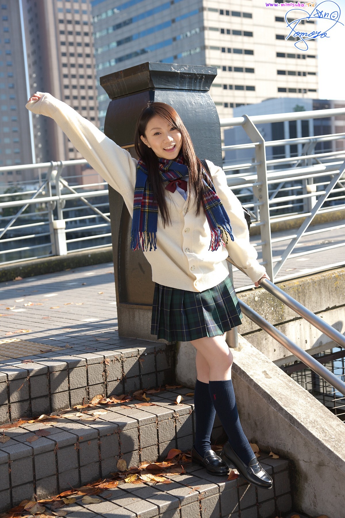 现役女子高生 Tomoyo Hoshino ほしの智世 (1) [Minisuka.tv]