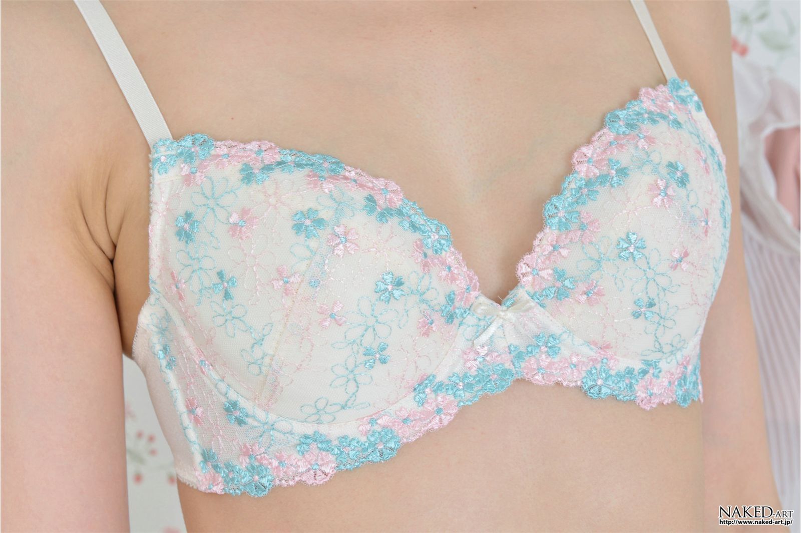 [NAKED-ART] 2012.10.17 NO.00562 小谷鈴音 下着劇場