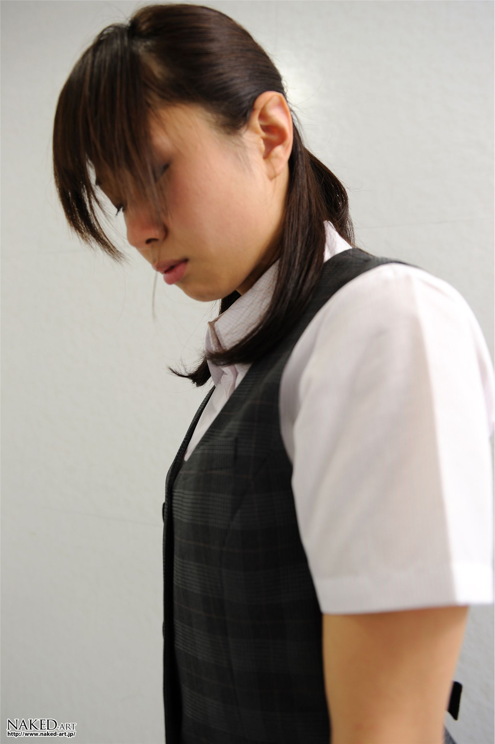 [Naked-art]  NO.00598 OL放尿 神田まどか 女优制服