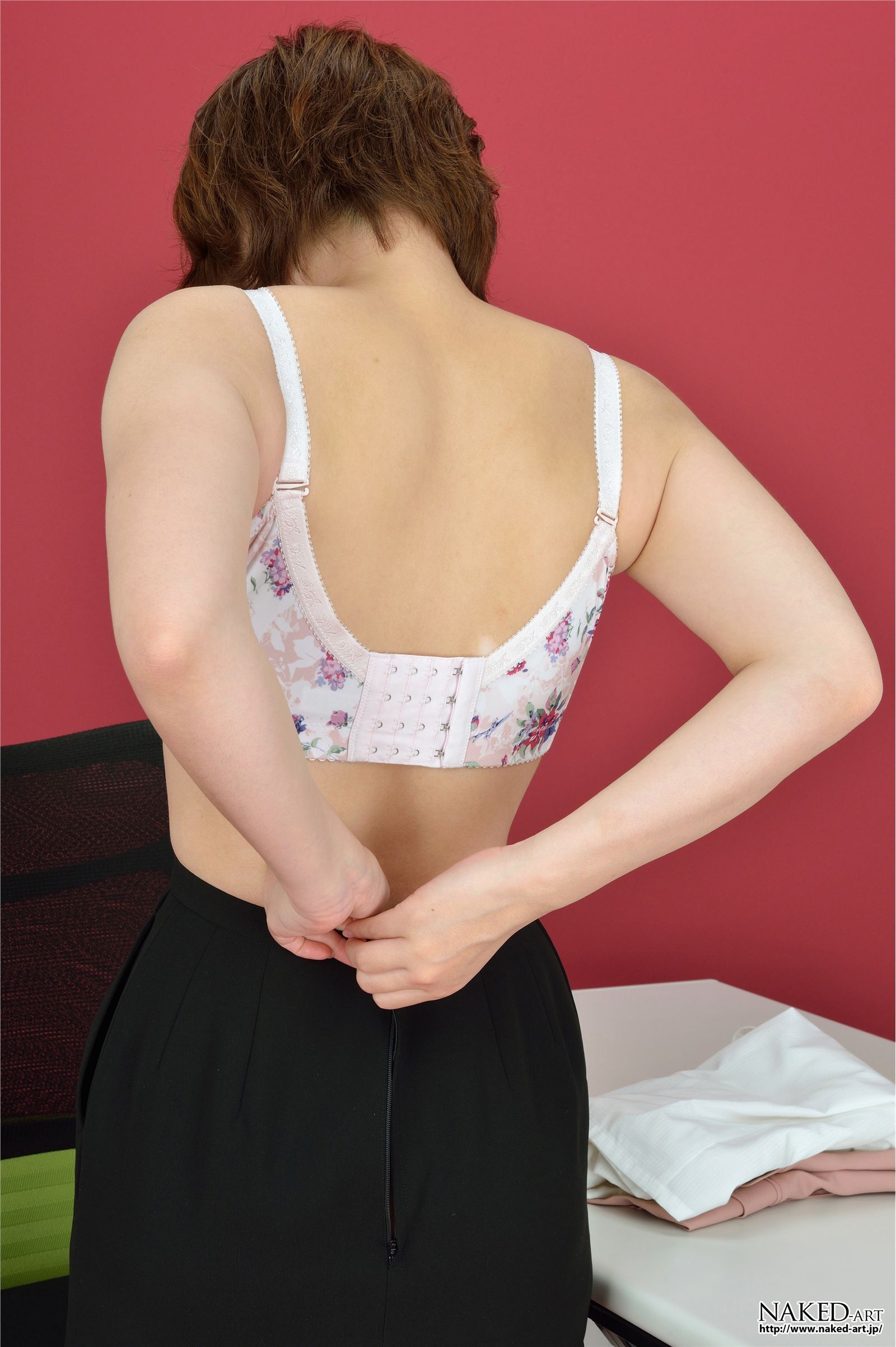 [NAKED-ART]   NO.00604 吉田美矢 新大久保のおばちゃん