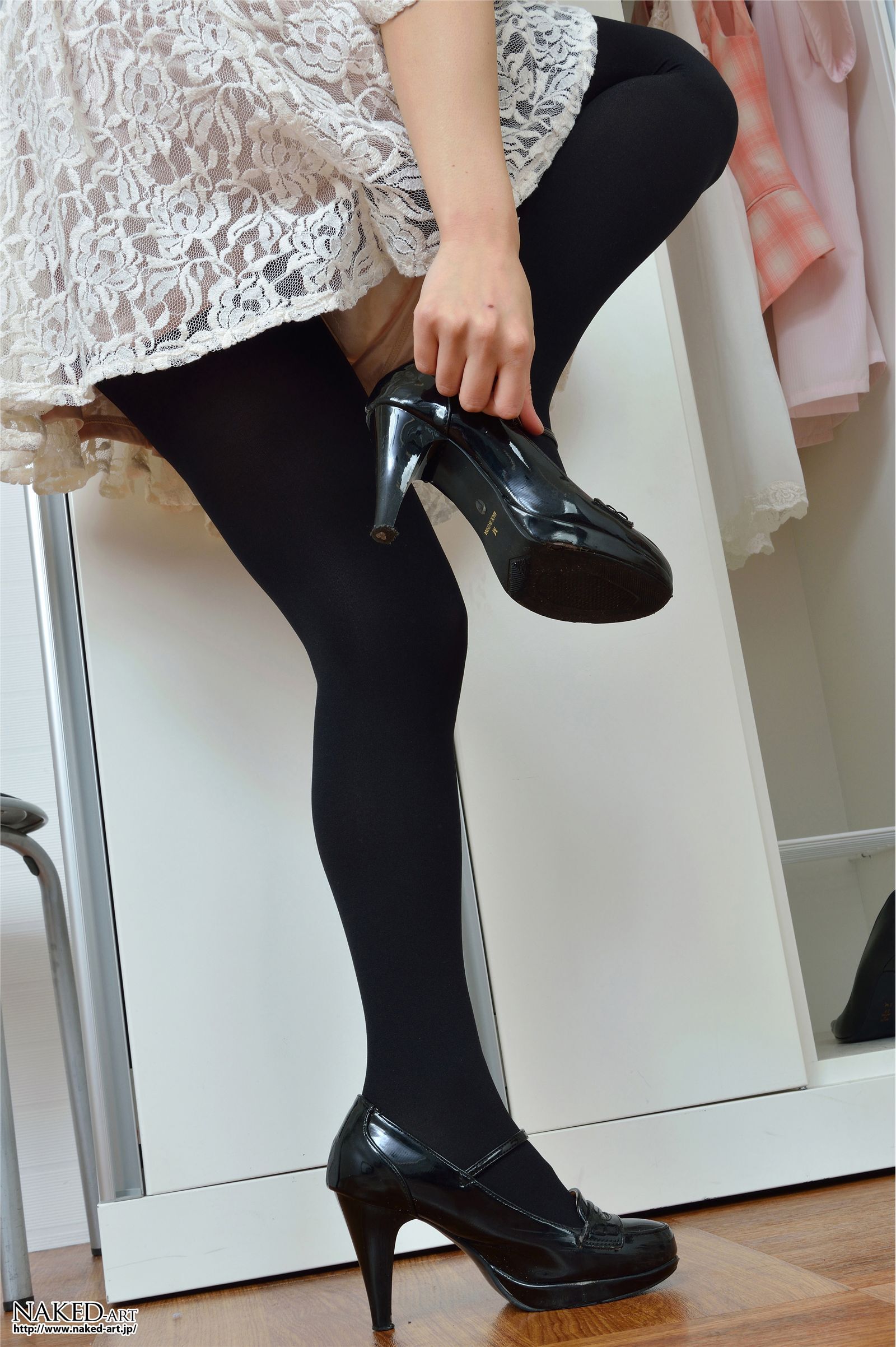 av女优性感套图　渡里麻穂 OL Locker Room　[NAKED-ART] NO.00621