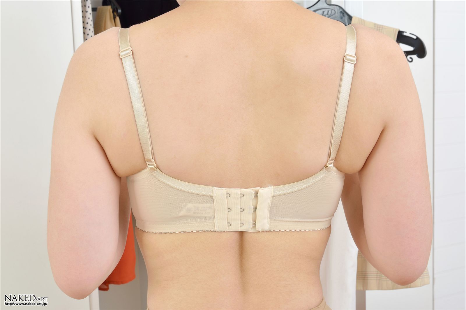 [NAKED-ART]   NO.00636 田美矢 OL着替え