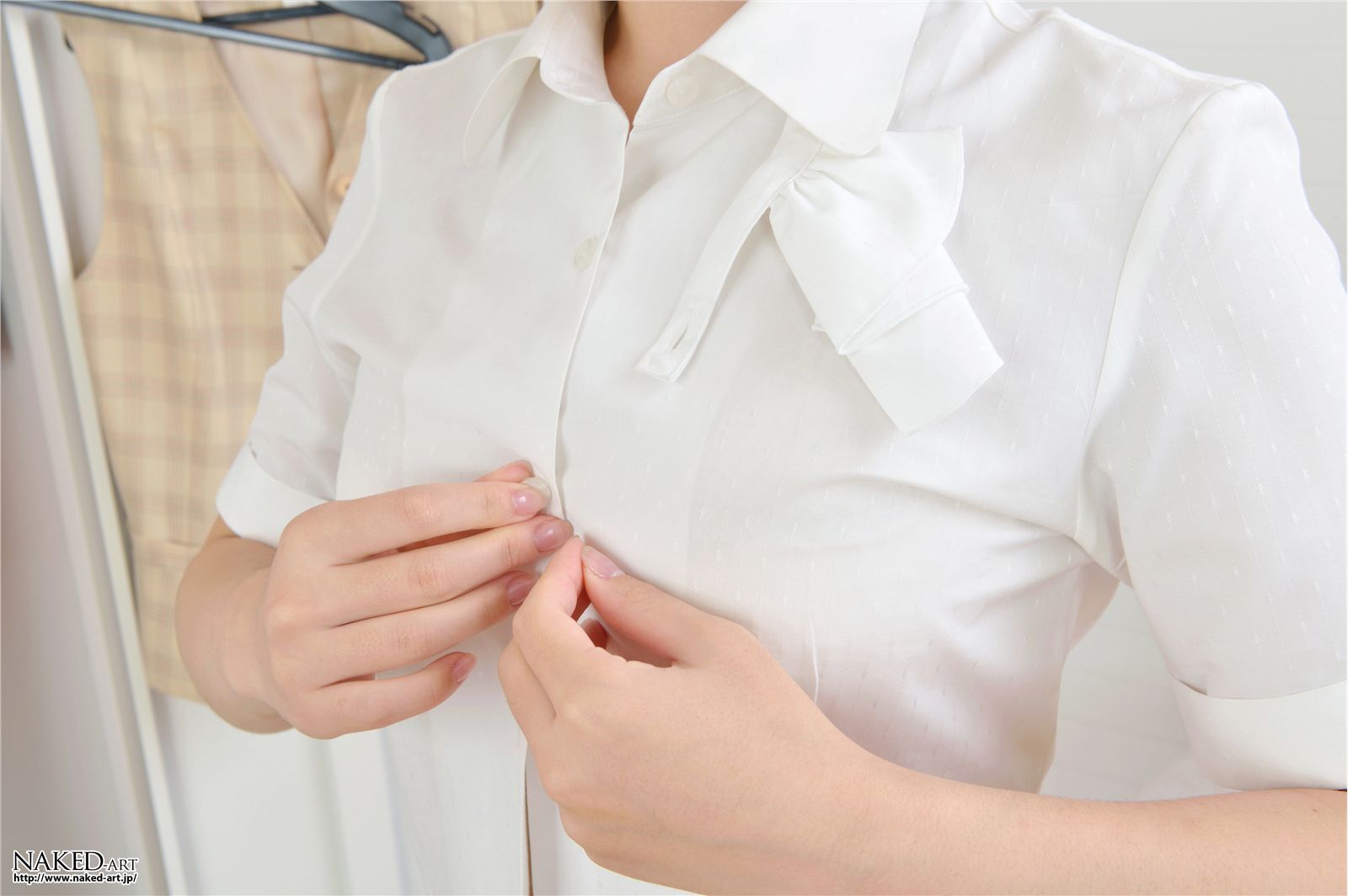 [NAKED-ART]   NO.00636 田美矢 OL着替え