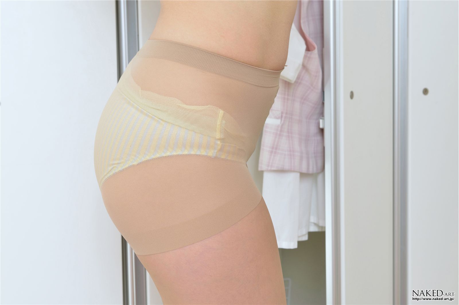 [NAKED-ART] 2013.06.14 NO.00659 OL 桐山凛果