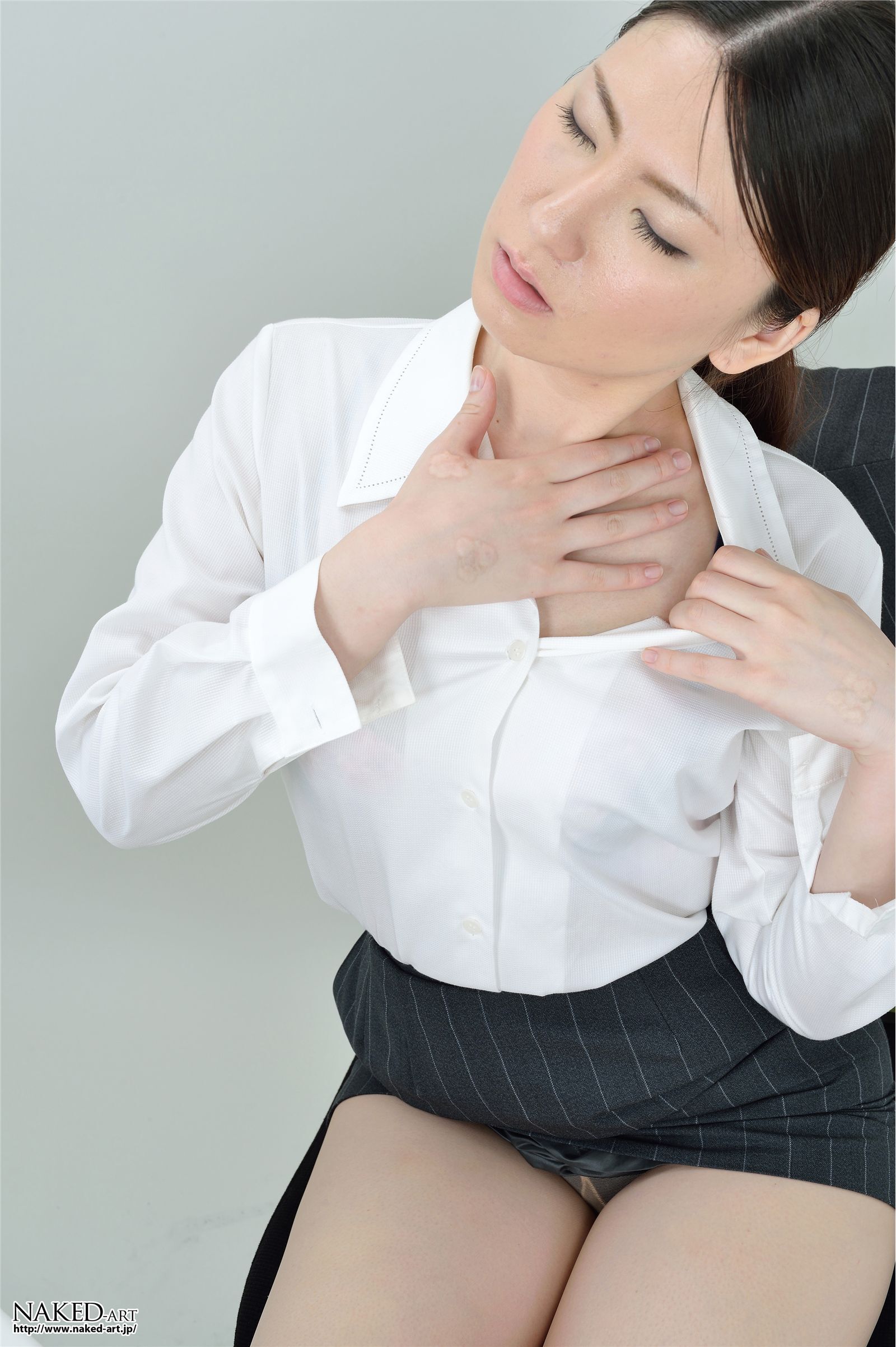 [NAKED-ART] 2013.07.03 NO.00668 OL 美山志穂