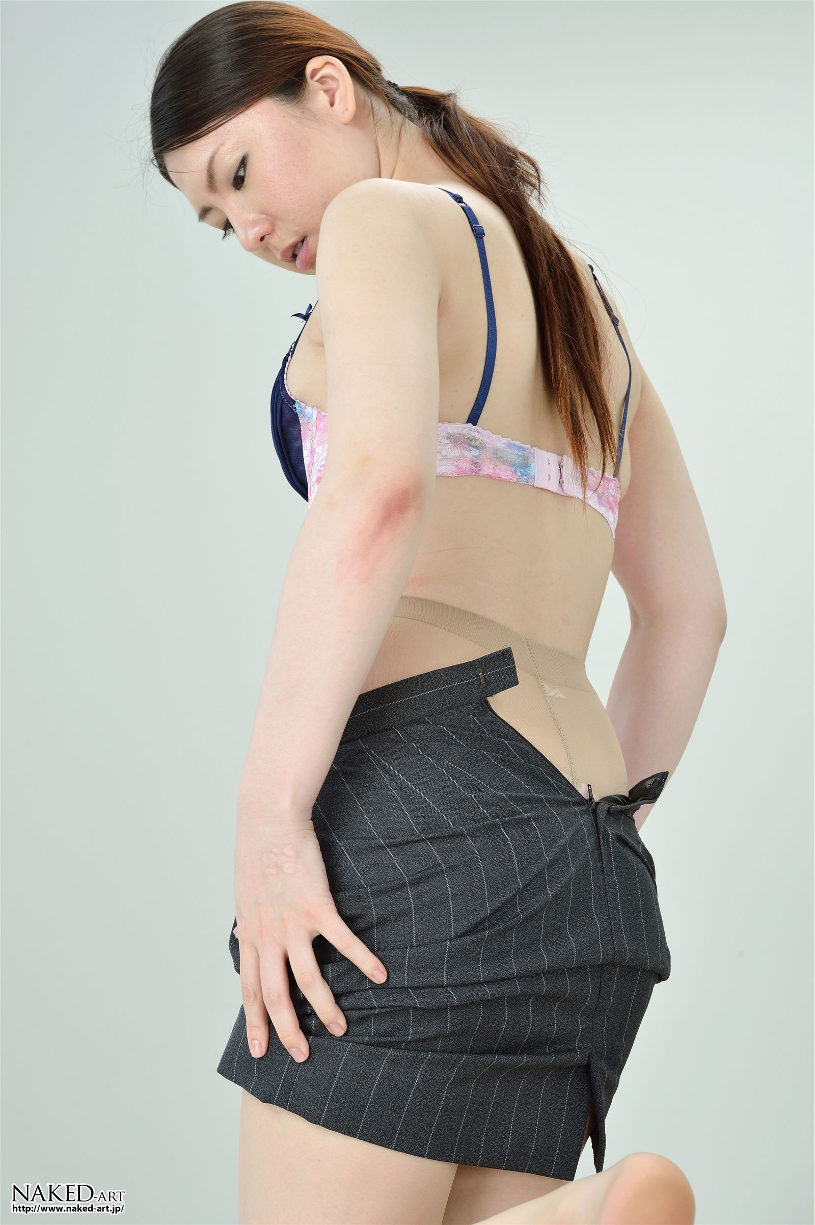 [NAKED-ART] 2013.07.03 NO.00668 OL 美山志穂