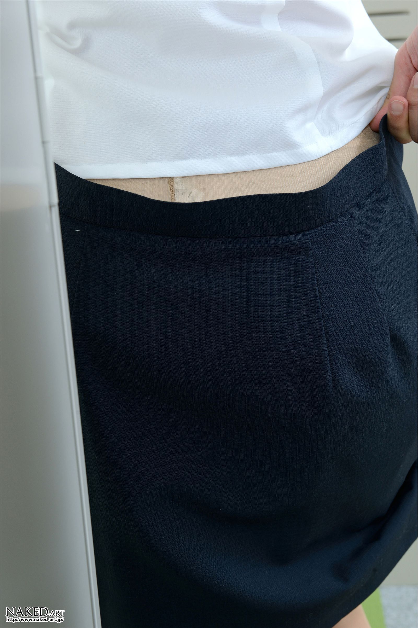 [NAKED-ART] 2013.07.29 NO.00671 OL 友利ルナ