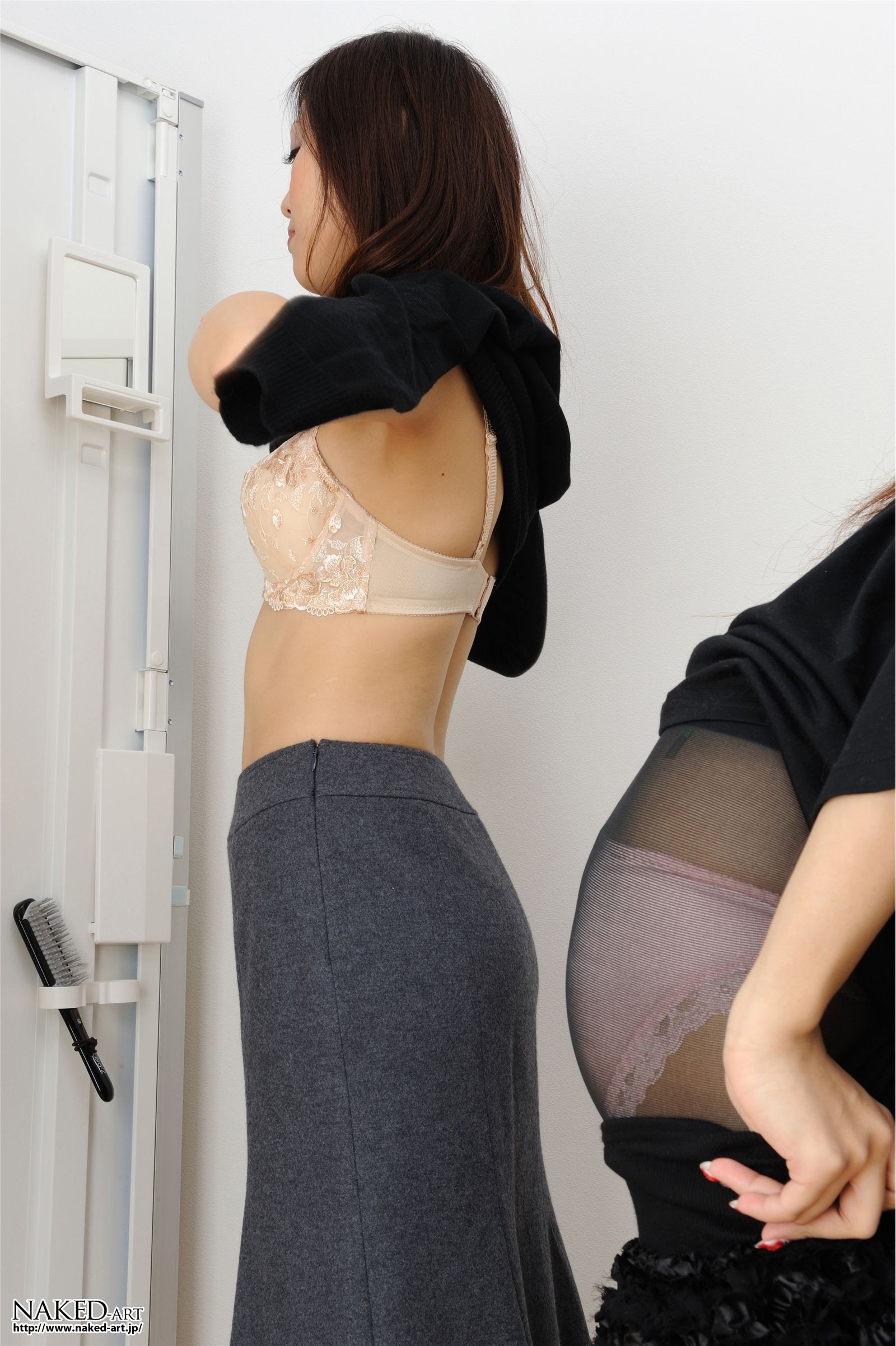 [NAKED-ART] 2013.12.06 NO.00687 仙道春奈 OLロッカールーム