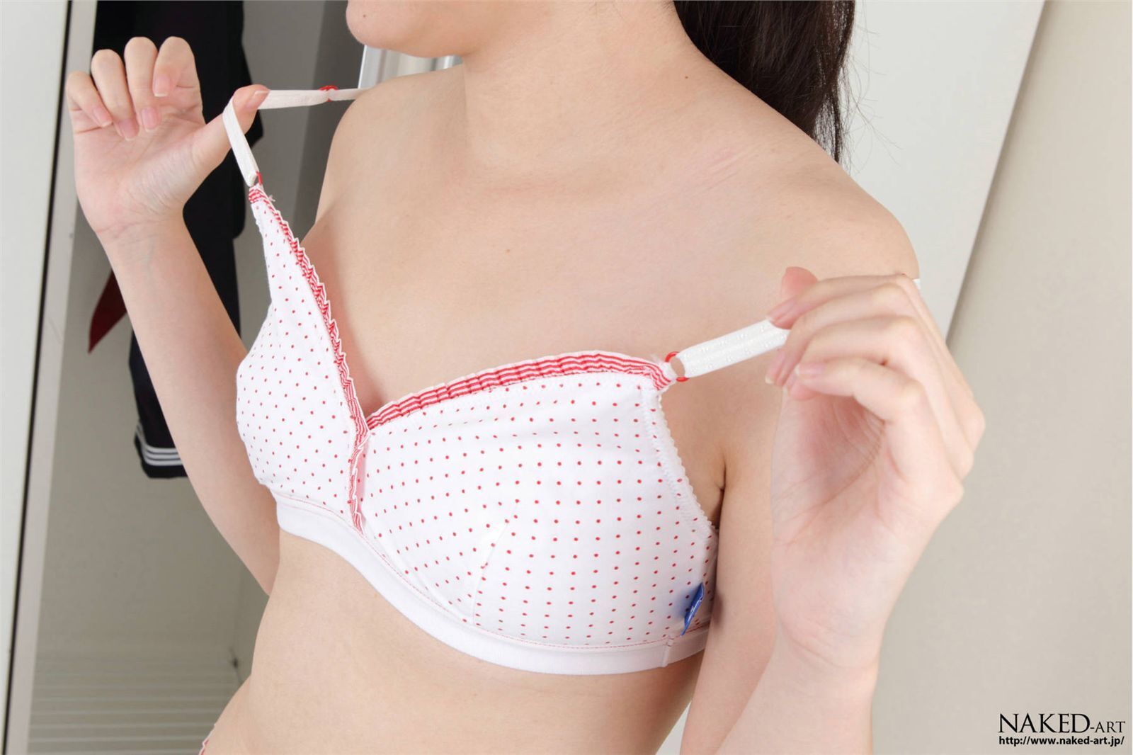 [NAKED-ART]NO.00499  [中島彩華] OL放尿 av女优丝袜美女