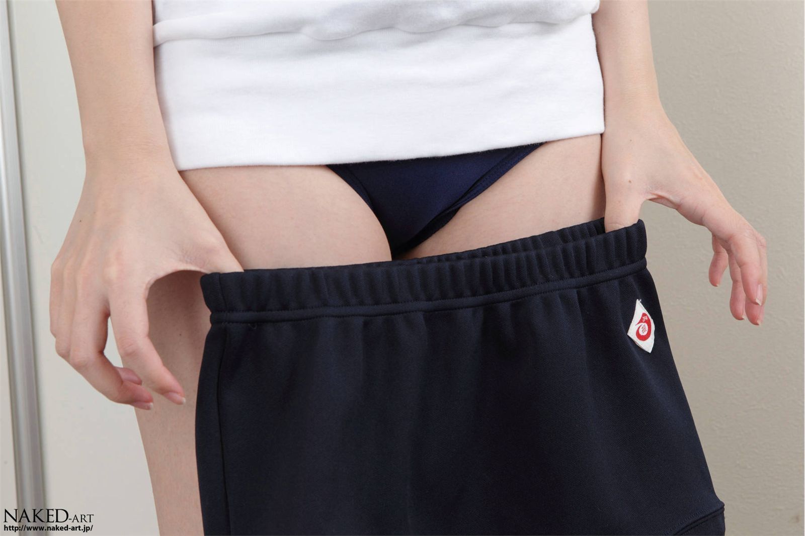 [NAKED-ART]NO.00499  [中島彩華] OL放尿 av女优丝袜美女