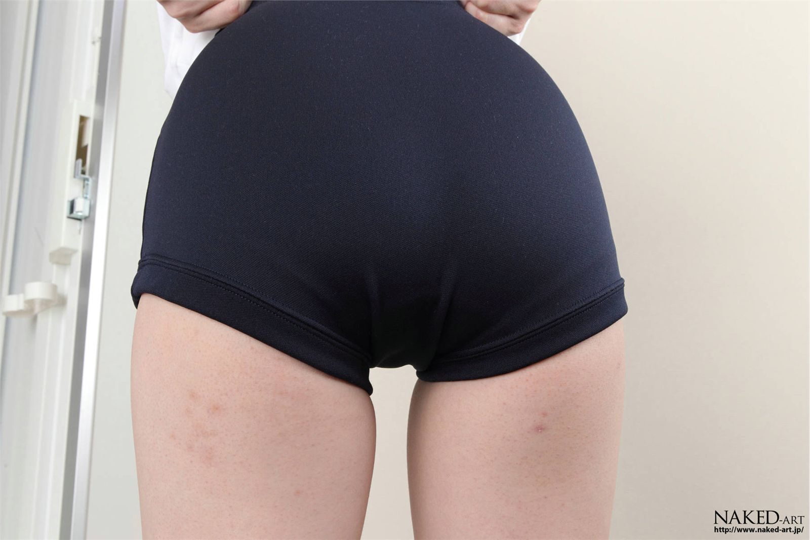 [NAKED-ART]NO.00499  [中島彩華] OL放尿 av女优丝袜美女