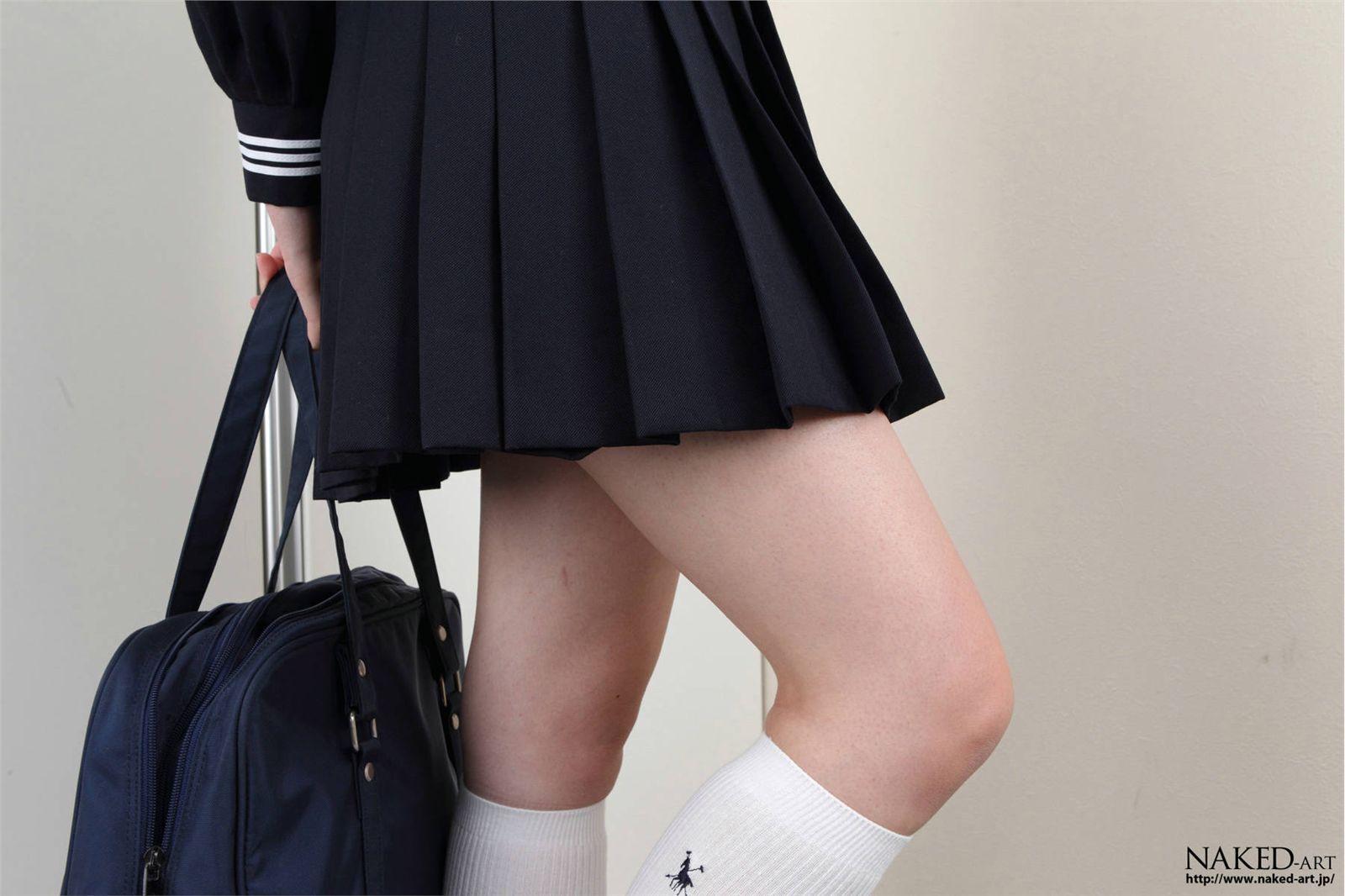 [NAKED-ART]NO.00499  [中島彩華] OL放尿 av女优丝袜美女