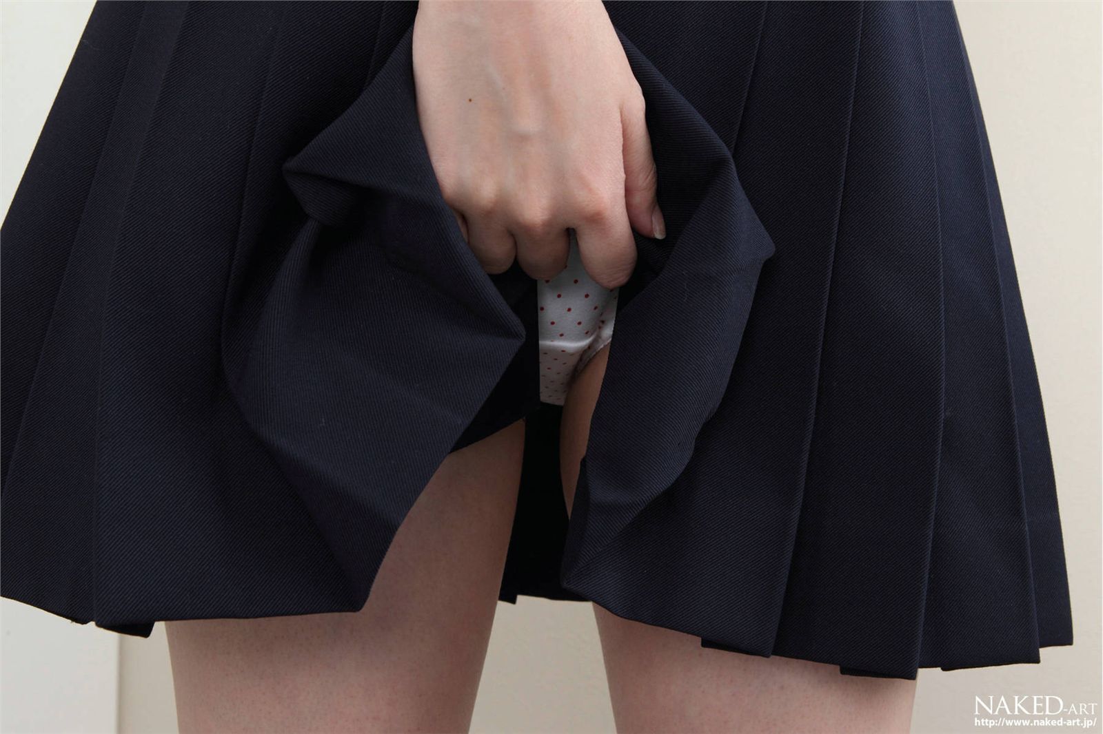 [NAKED-ART]NO.00499  [中島彩華] OL放尿 av女优丝袜美女