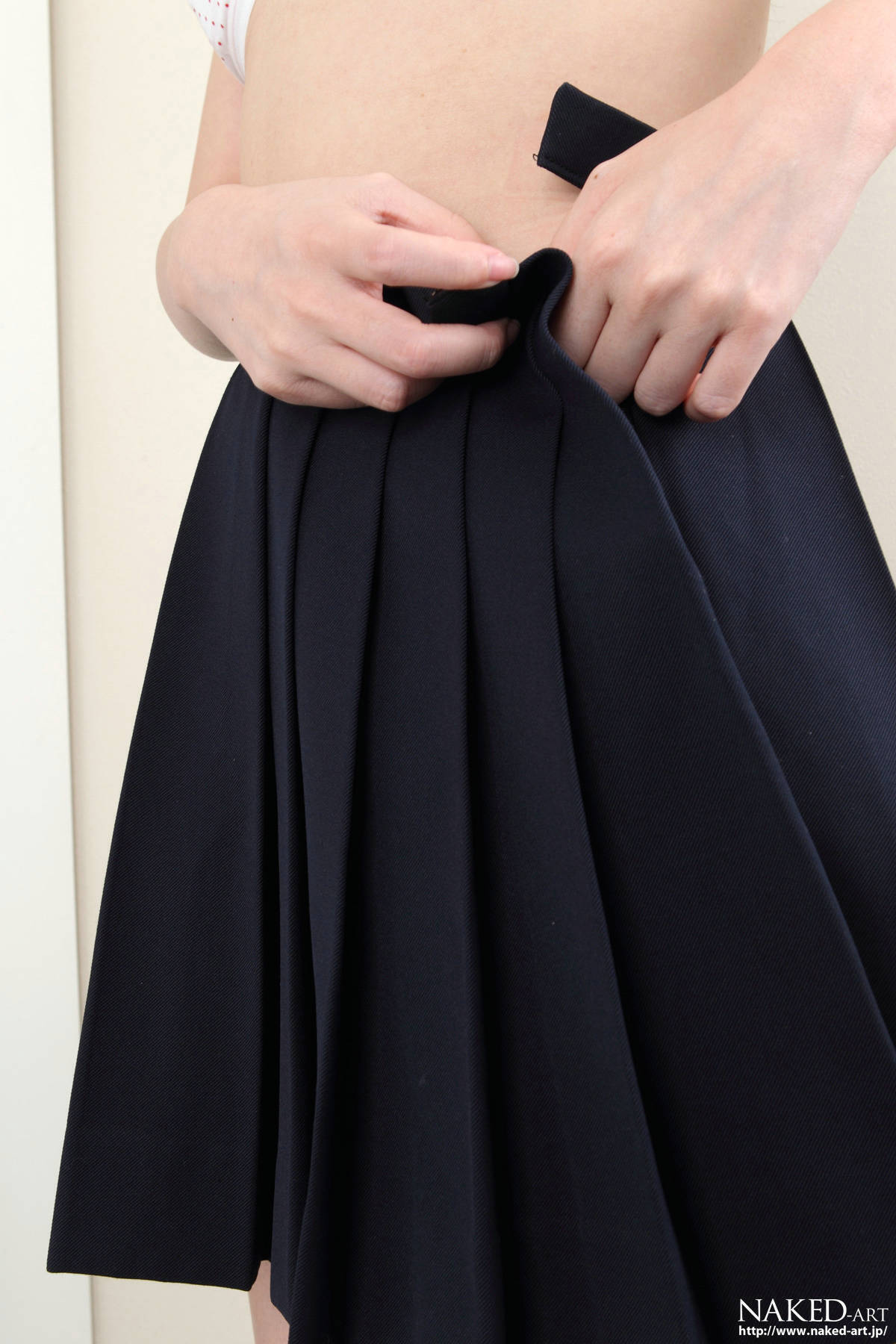 [NAKED-ART]NO.00499  [中島彩華] OL放尿 av女优丝袜美女