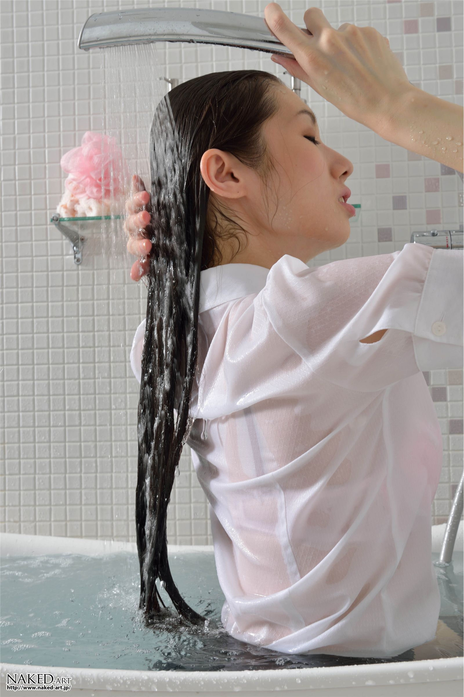 [NAKED-ART] 2012.12.05 NO.00617 OL洗髪 YUI  日本丝袜美女