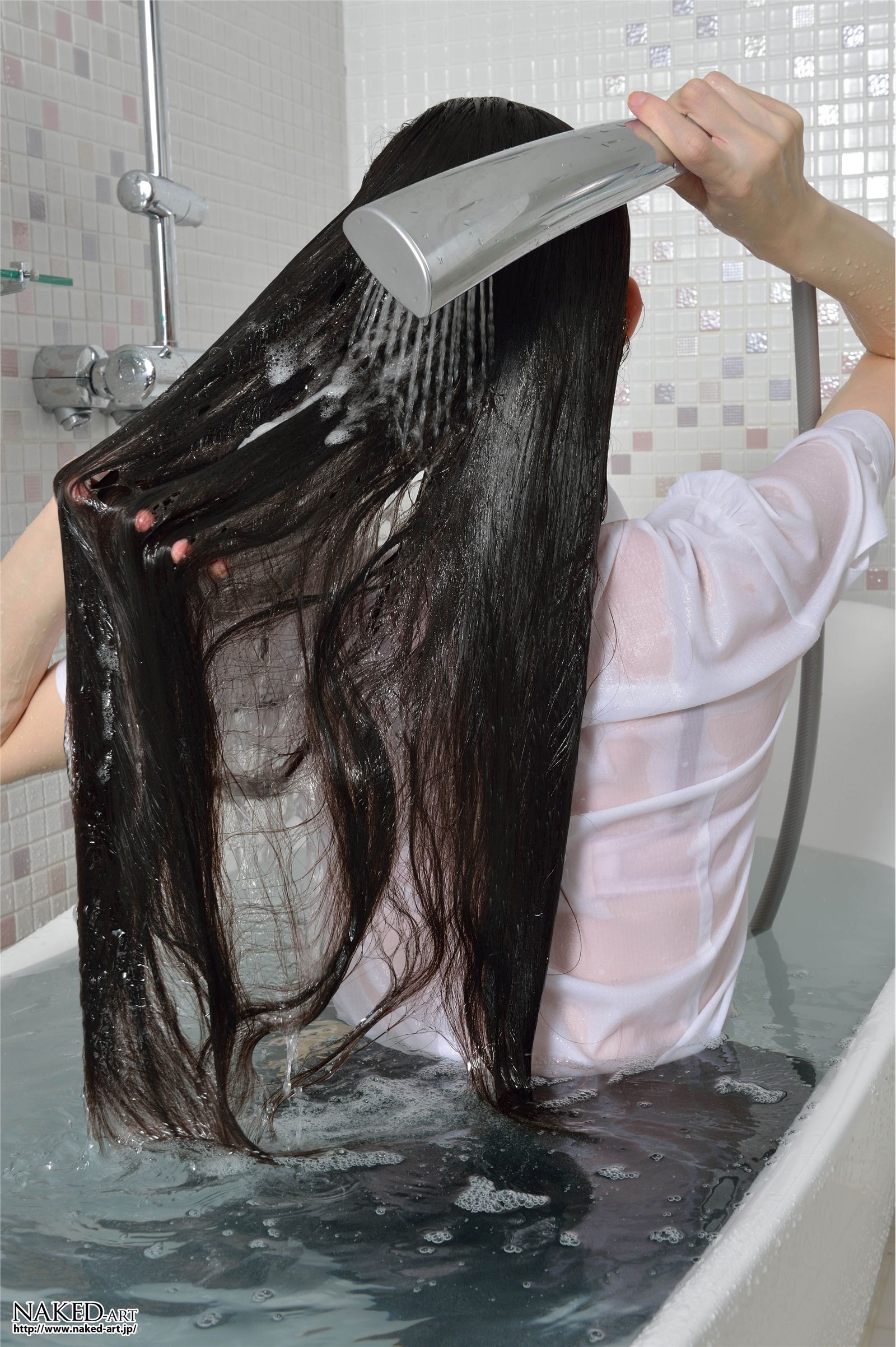 [NAKED-ART] 2012.12.05 NO.00617 OL洗髪 YUI  日本丝袜美女