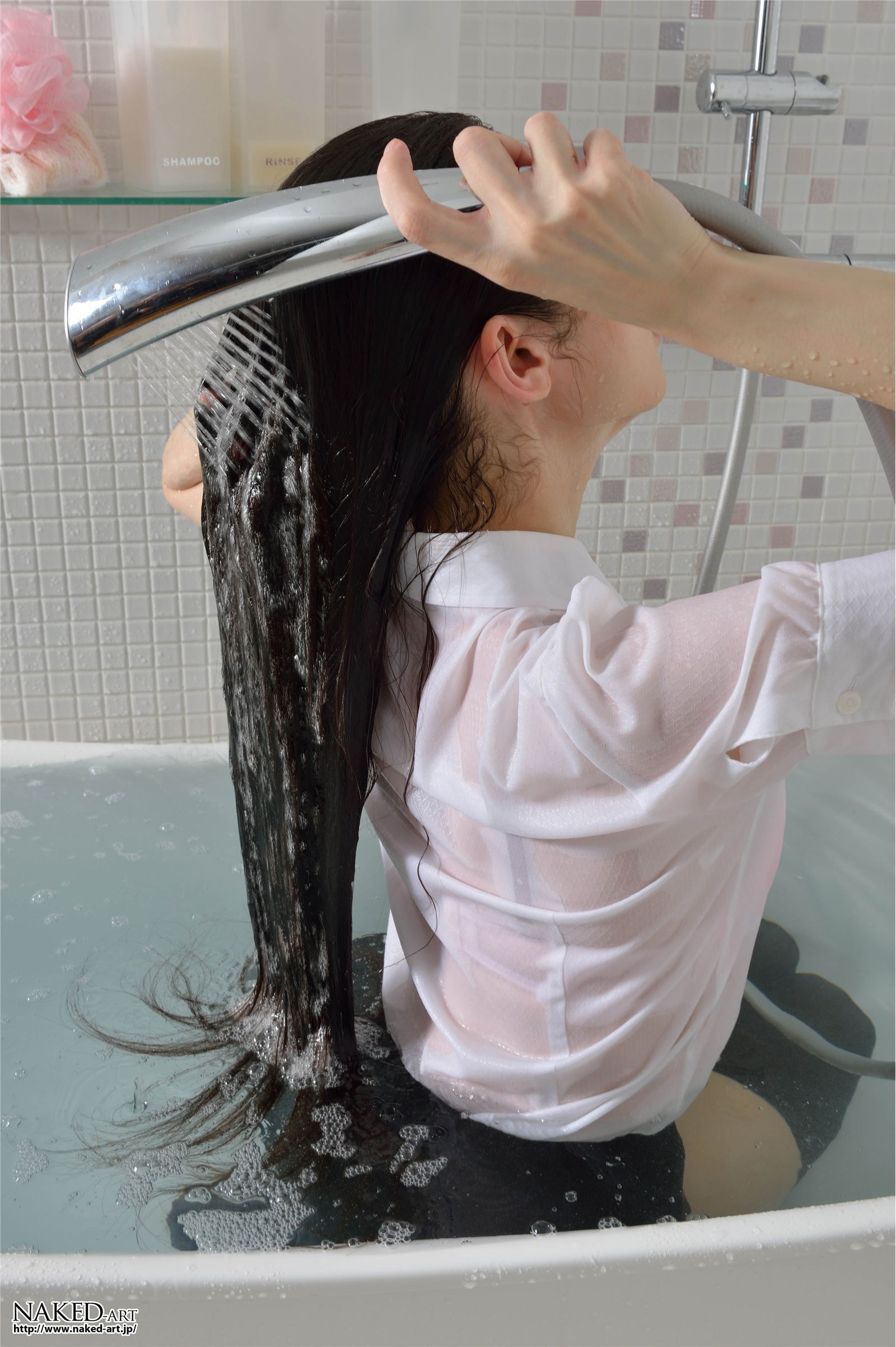 [NAKED-ART] 2012.12.05 NO.00617 OL洗髪 YUI  日本丝袜美女