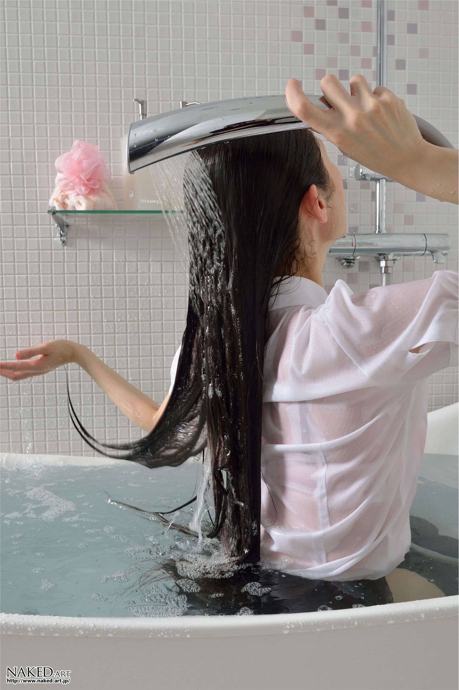 [NAKED-ART] 2012.12.05 NO.00617 OL洗髪 YUI  日本丝袜美女