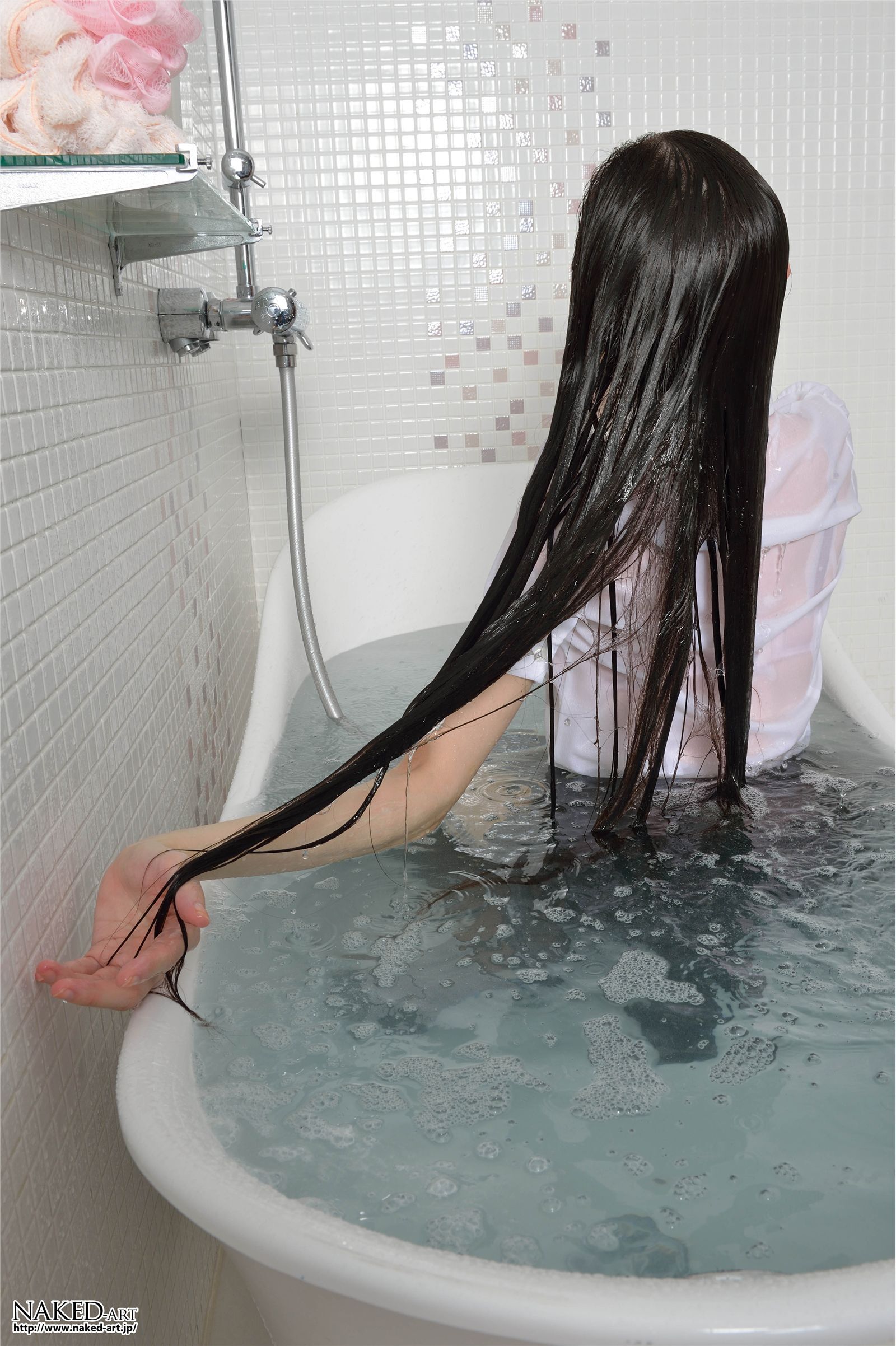 [NAKED-ART] 2012.12.05 NO.00617 OL洗髪 YUI  日本丝袜美女