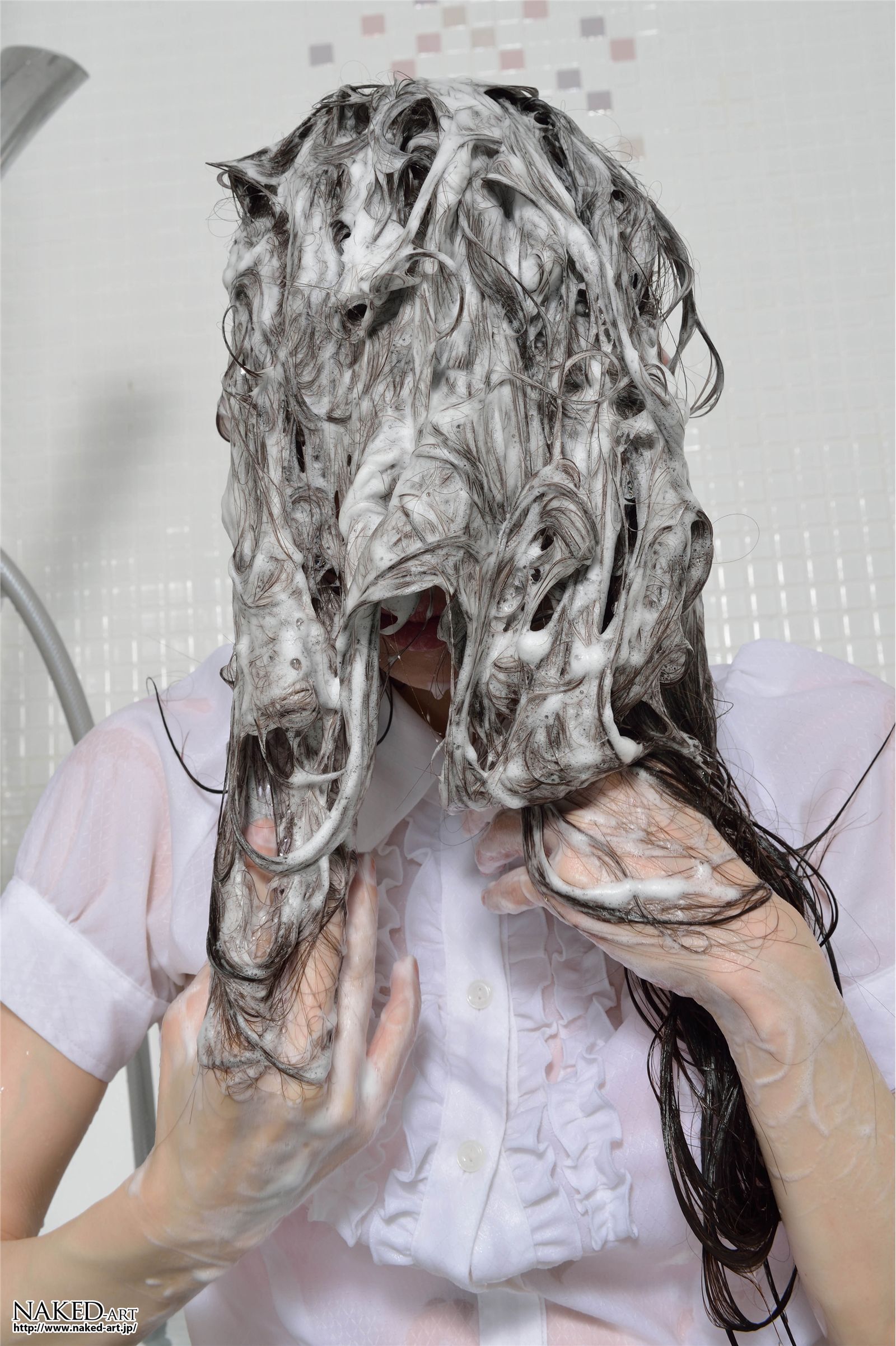 [NAKED-ART] 2012.12.05 NO.00617 OL洗髪 YUI  日本丝袜美女