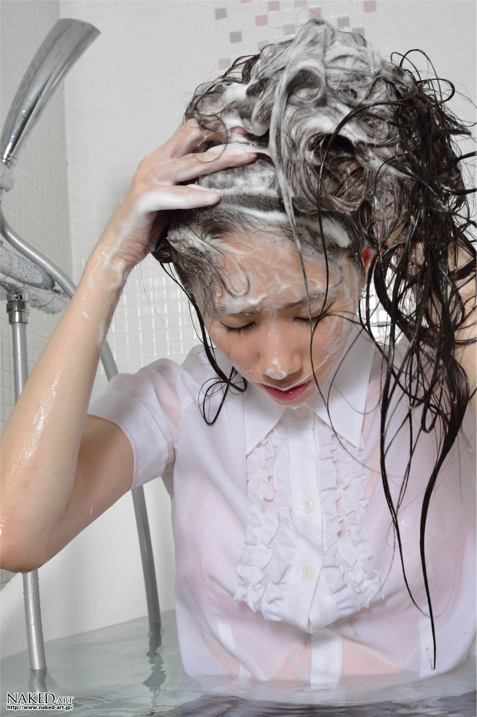 [NAKED-ART] 2012.12.05 NO.00617 OL洗髪 YUI  日本丝袜美女