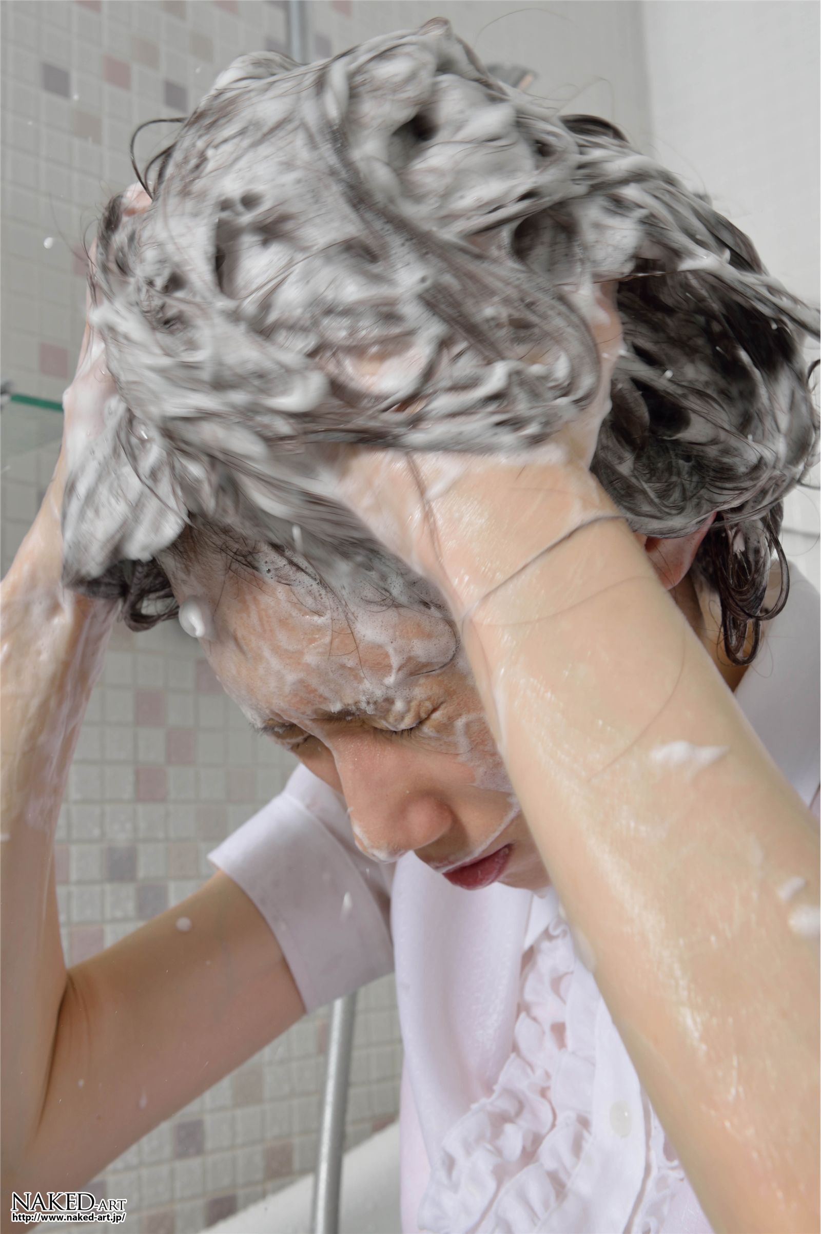 [NAKED-ART] 2012.12.05 NO.00617 OL洗髪 YUI  日本丝袜美女