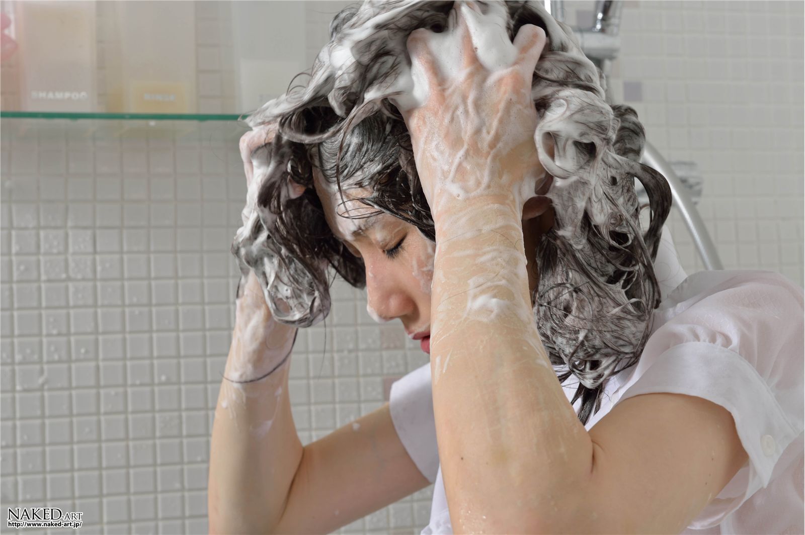 [NAKED-ART] 2012.12.05 NO.00617 OL洗髪 YUI  日本丝袜美女