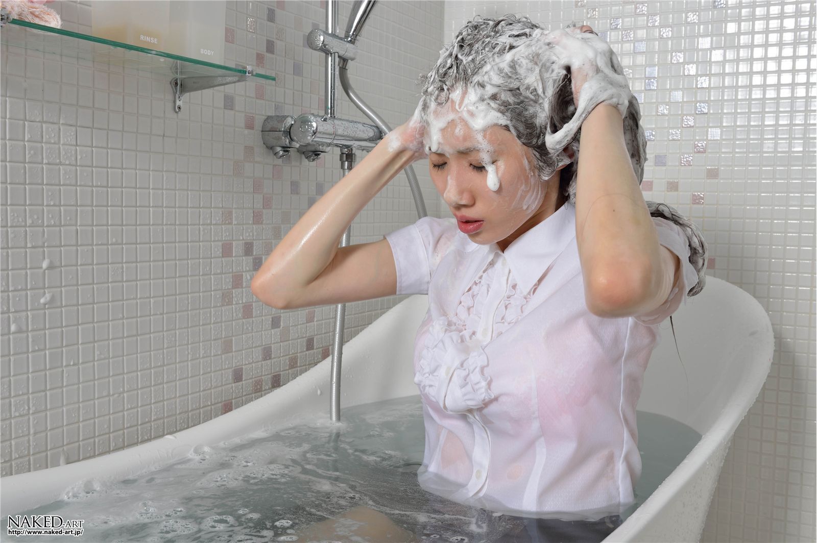 [NAKED-ART] 2012.12.05 NO.00617 OL洗髪 YUI  日本丝袜美女