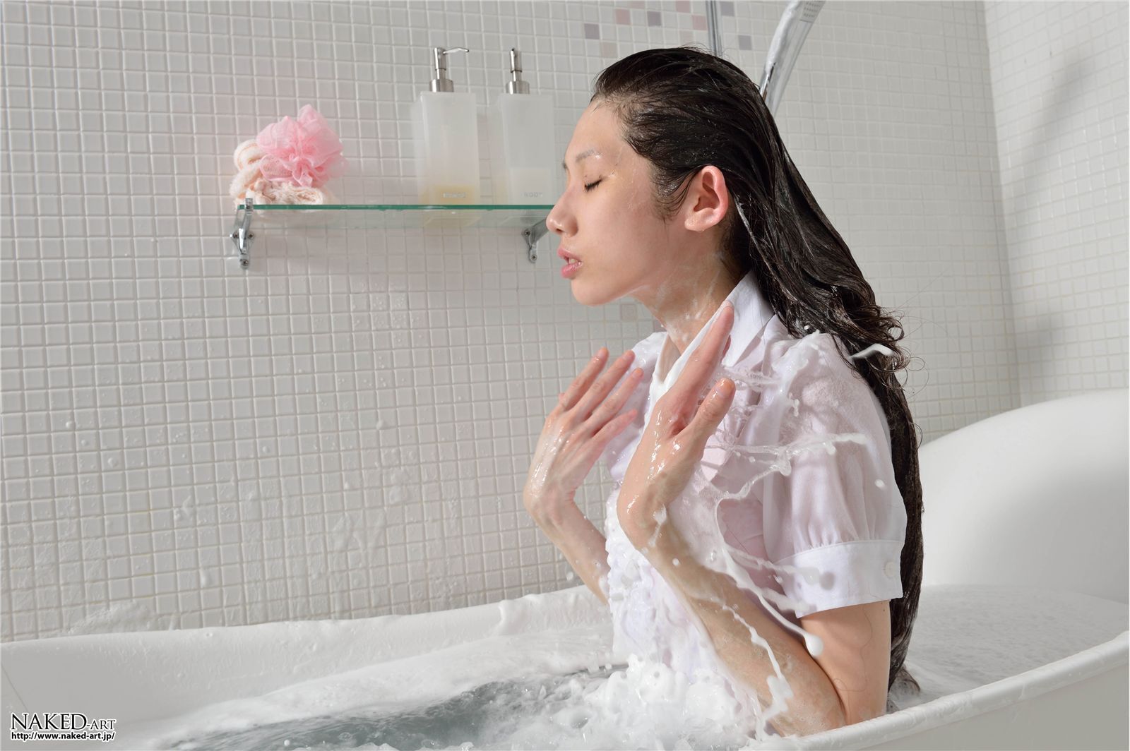 [NAKED-ART] 2012.12.05 NO.00617 OL洗髪 YUI  日本丝袜美女