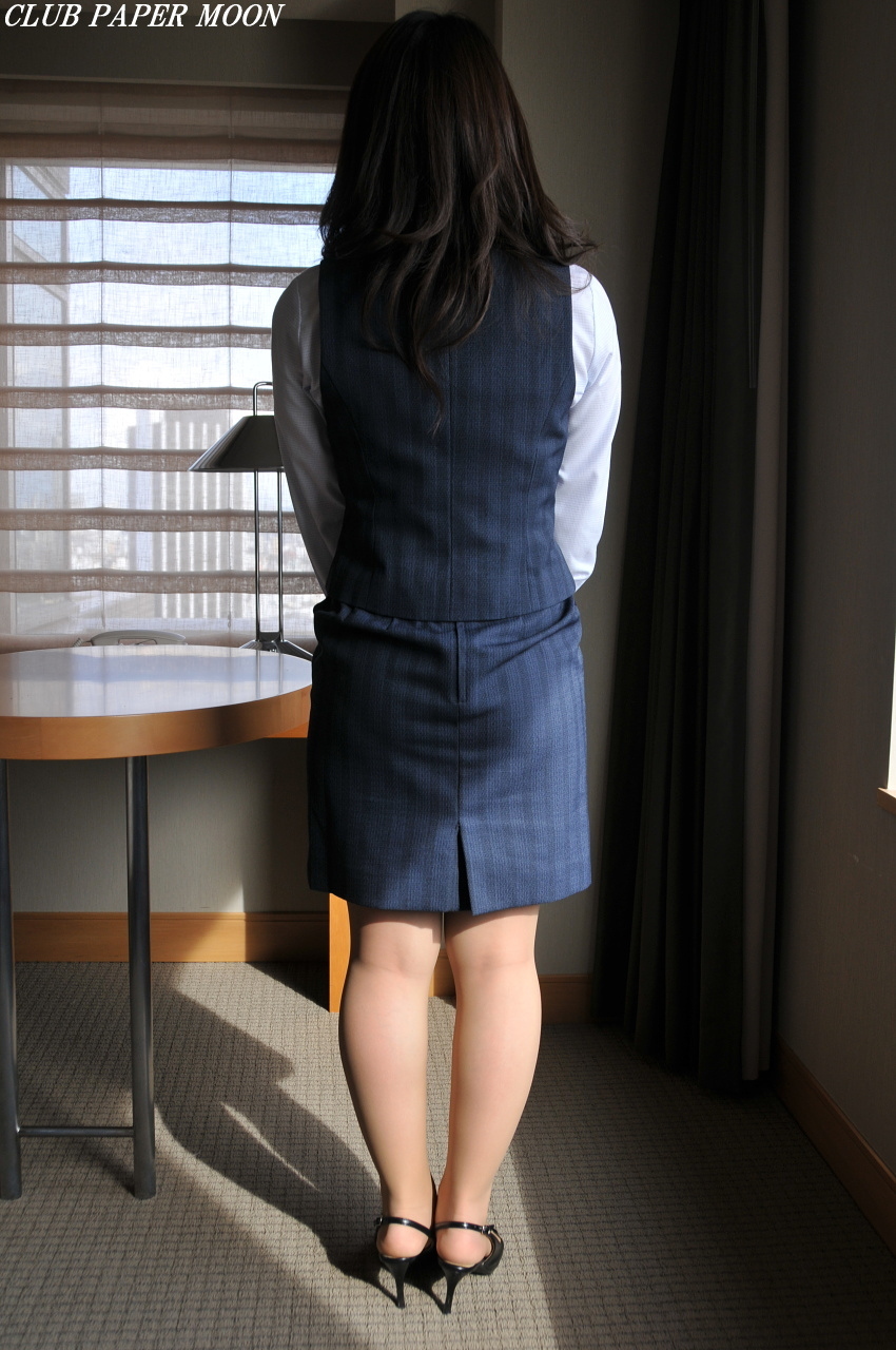 青山未央 23歳 Office Lady　日本av女优性感制服丝袜