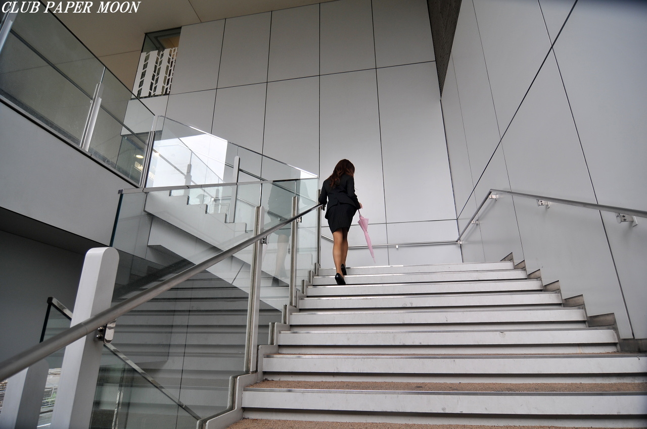 小坂美穂 21歳 派遣OL日本av女优办公室制服