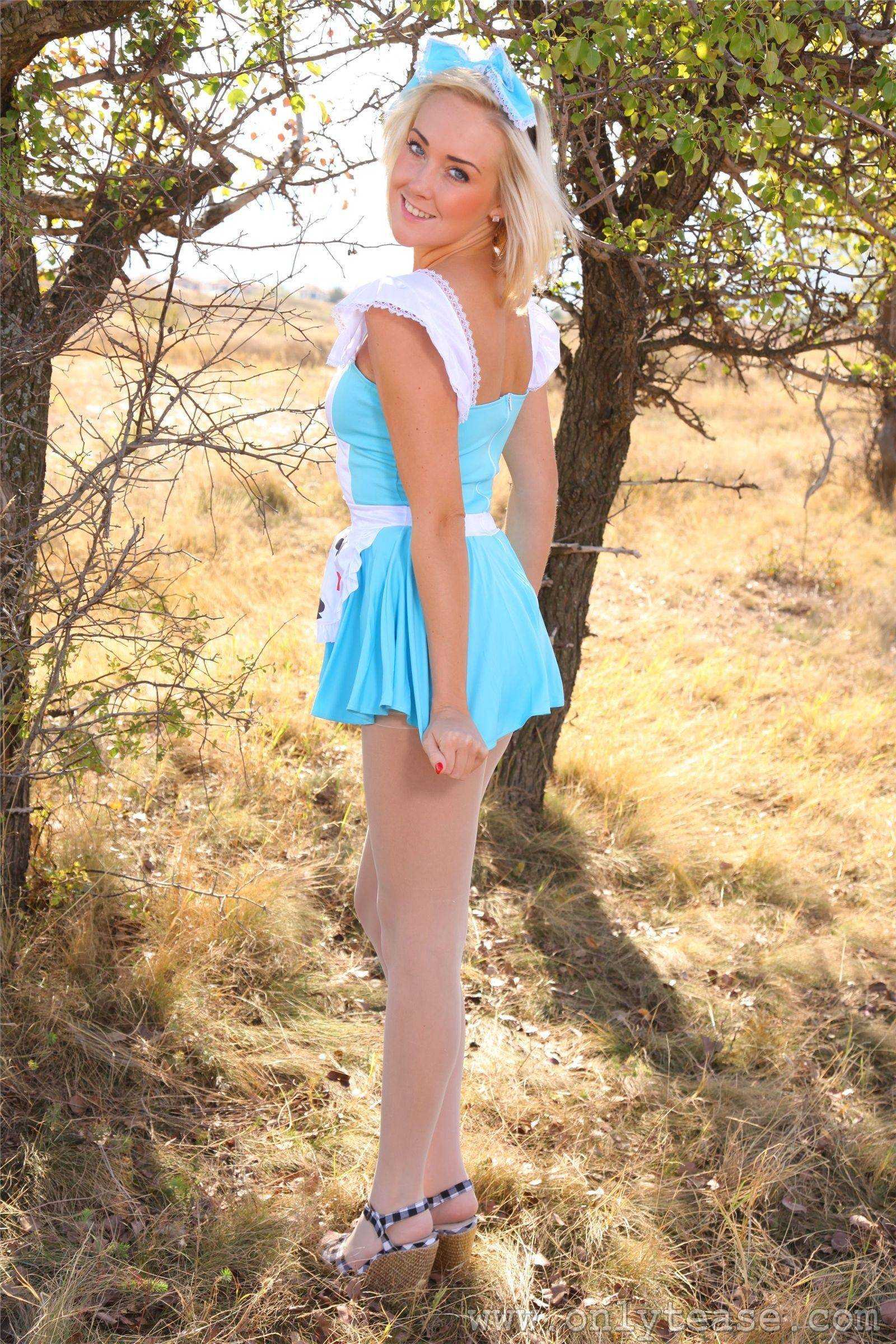 欧美丝袜美女泰斗 Lucy Anne [Onlytease] 大胆写真暴露图片