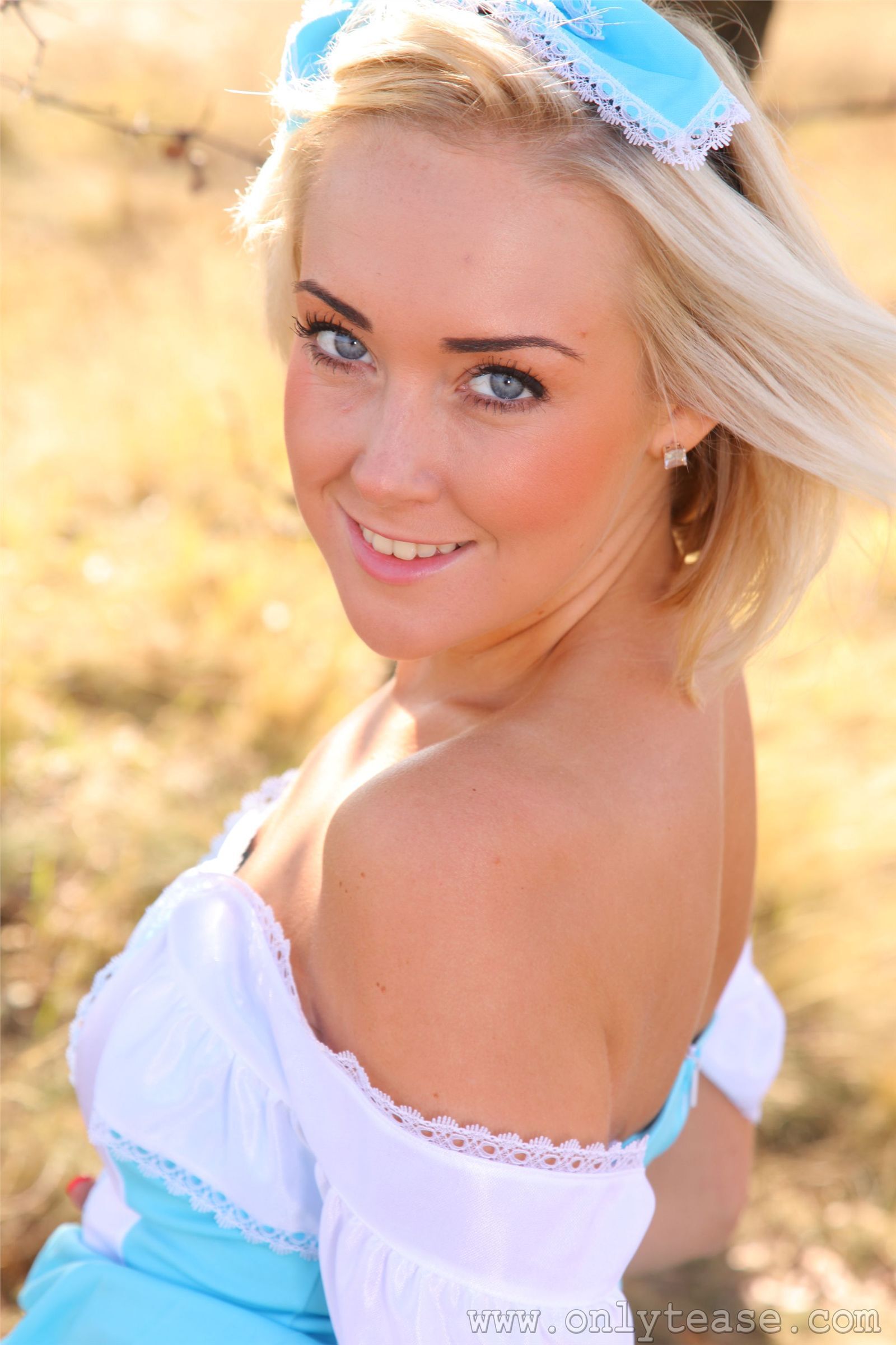 欧美丝袜美女泰斗 Lucy Anne [Onlytease] 大胆写真暴露图片