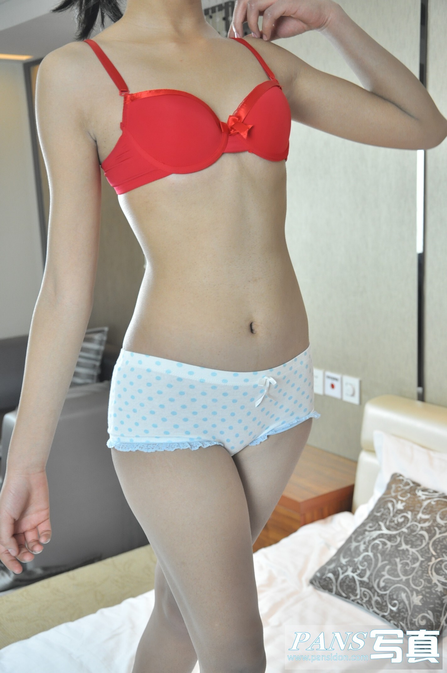 [PANS寫真][01.31] NO.017 国产性感美腿模