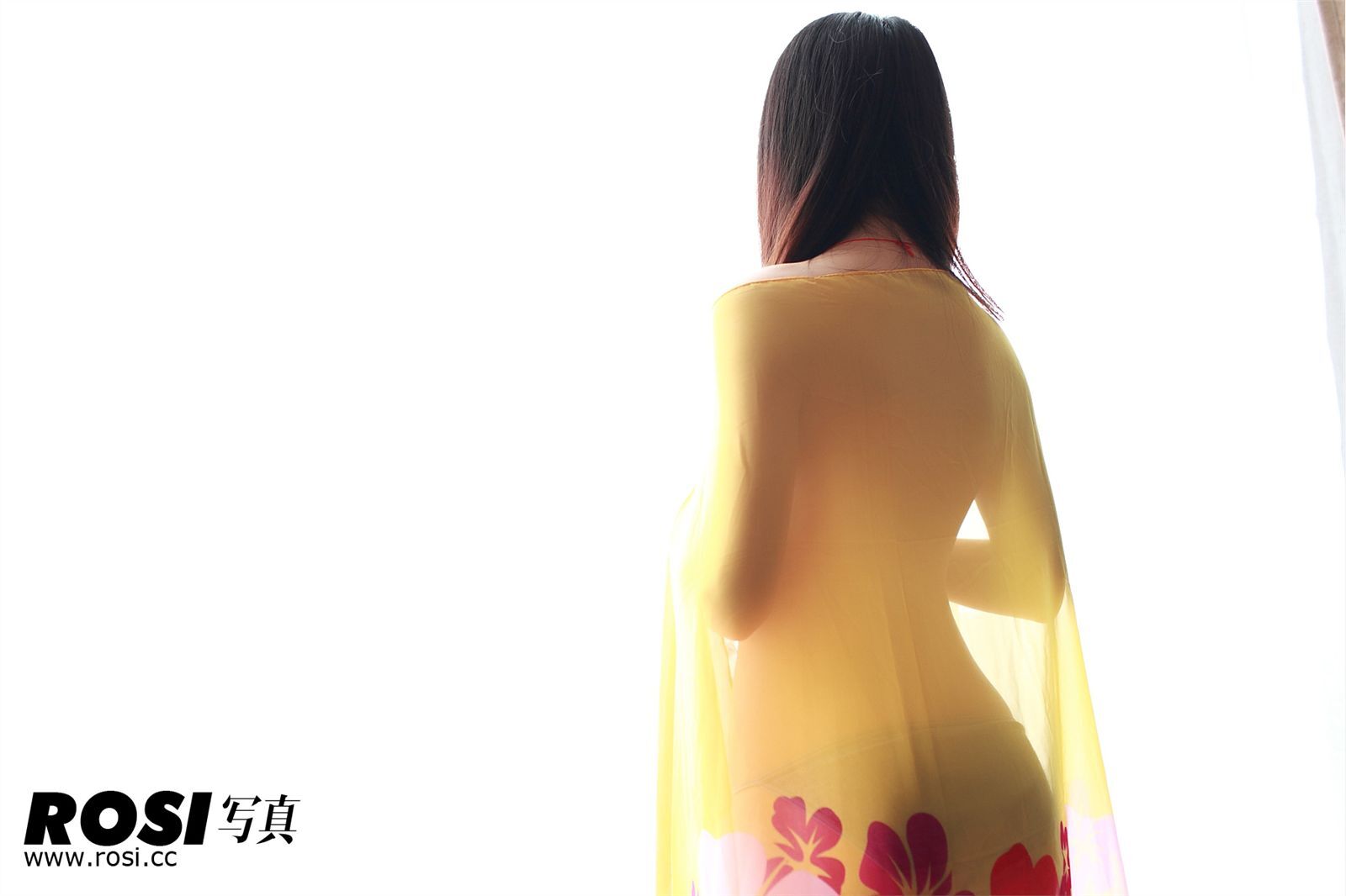 朦胧诱惑套图 ROSI丝袜美女套图 NO.015