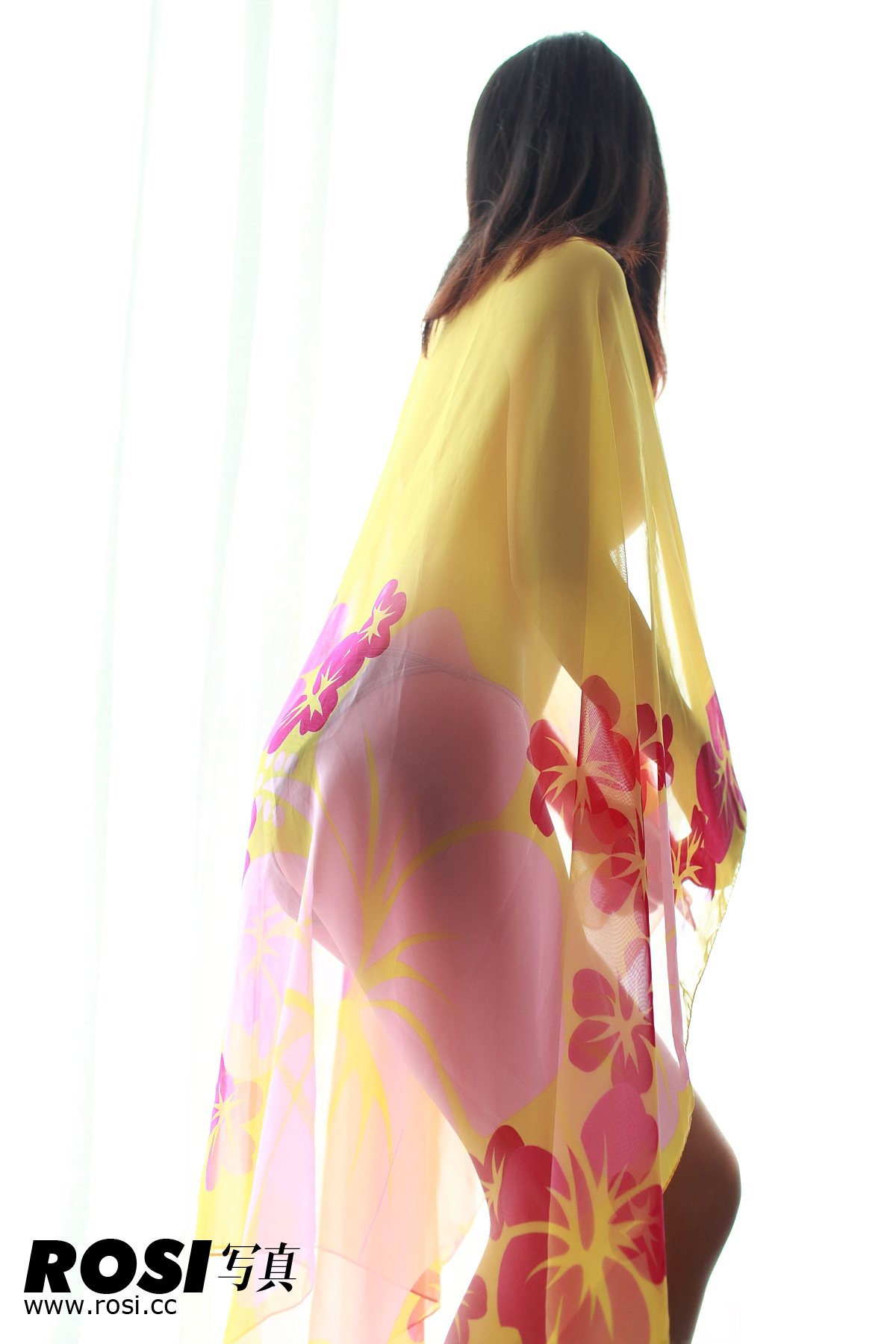 朦胧诱惑套图 ROSI丝袜美女套图 NO.015